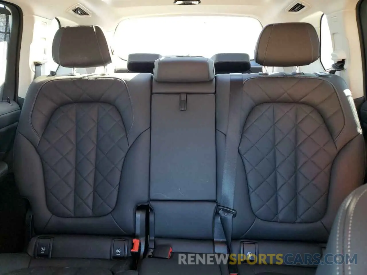 10 fotografías del automóvil dañado 5UX23EM04S9W36022 BMW X7 2025
