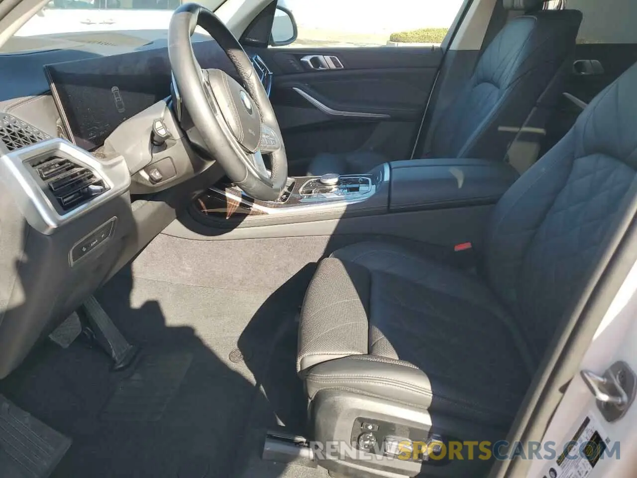 7 fotografías del automóvil dañado 5UX23EM04S9W36022 BMW X7 2025
