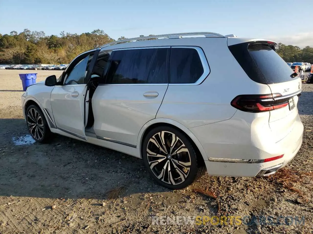 2 fotografías del automóvil dañado 5UX23EM04S9W63513 BMW X7 2025