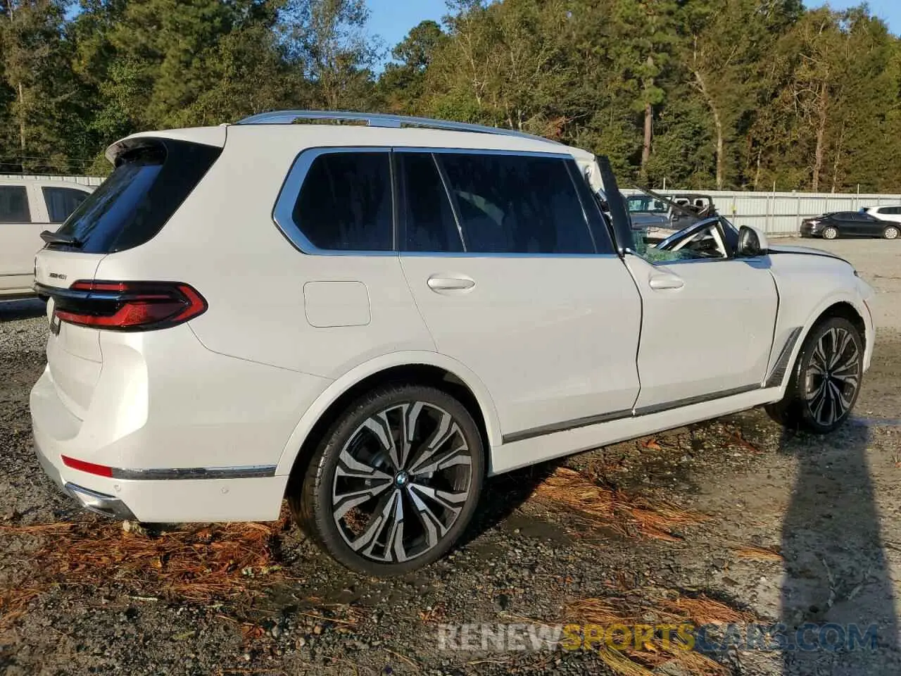 3 fotografías del automóvil dañado 5UX23EM04S9W63513 BMW X7 2025