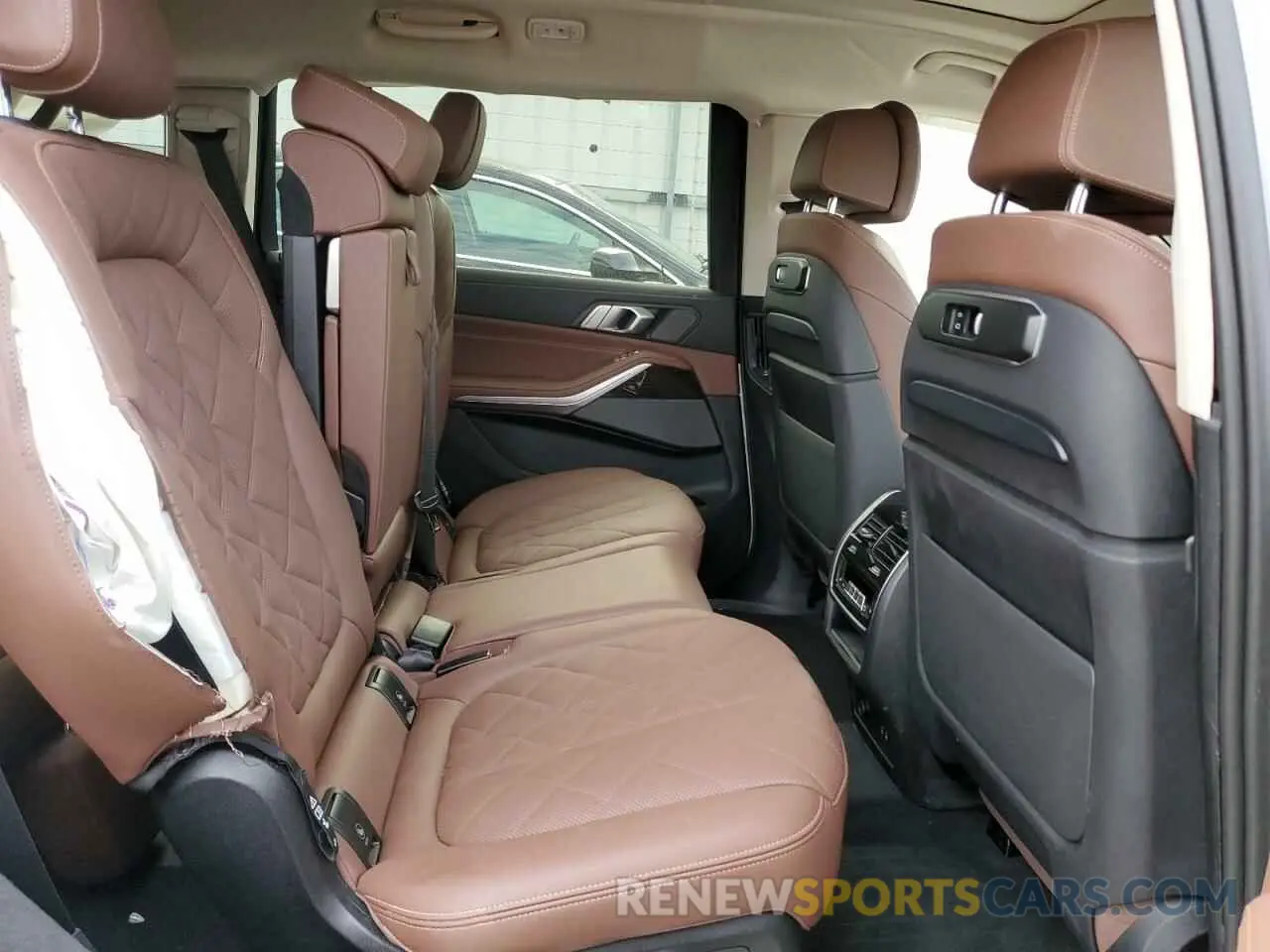11 fotografías del automóvil dañado 5UX23EM04S9W98391 BMW X7 2025