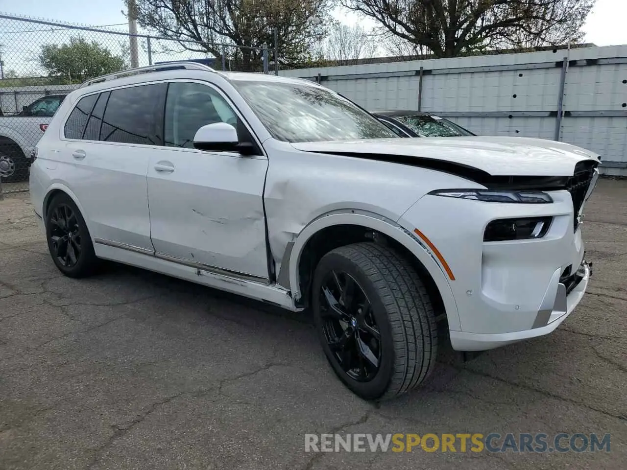 4 fotografías del automóvil dañado 5UX23EM04S9W98391 BMW X7 2025