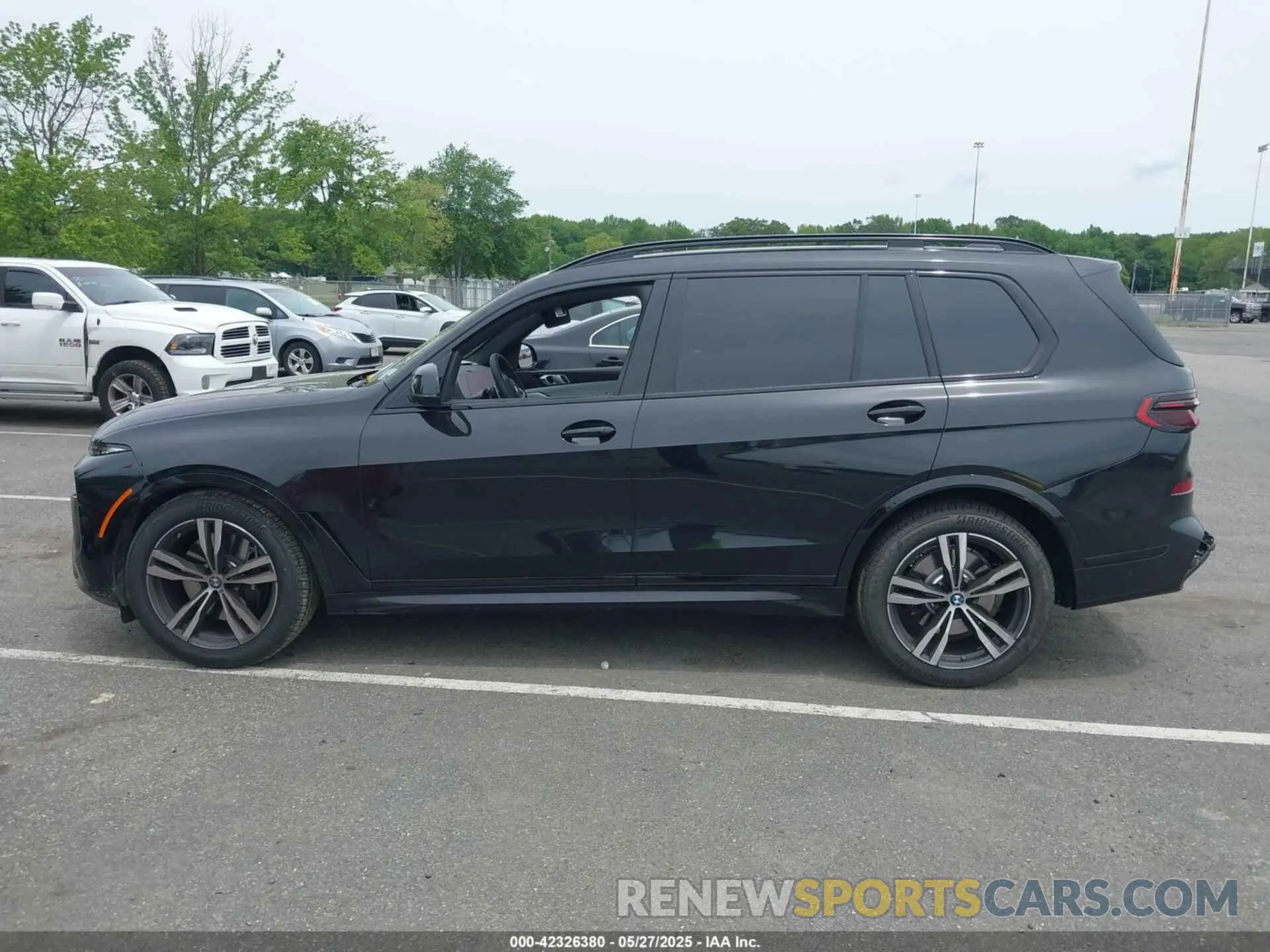 13 fotografías del automóvil dañado 5UX23EM04S9Y31084 BMW X7 2025
