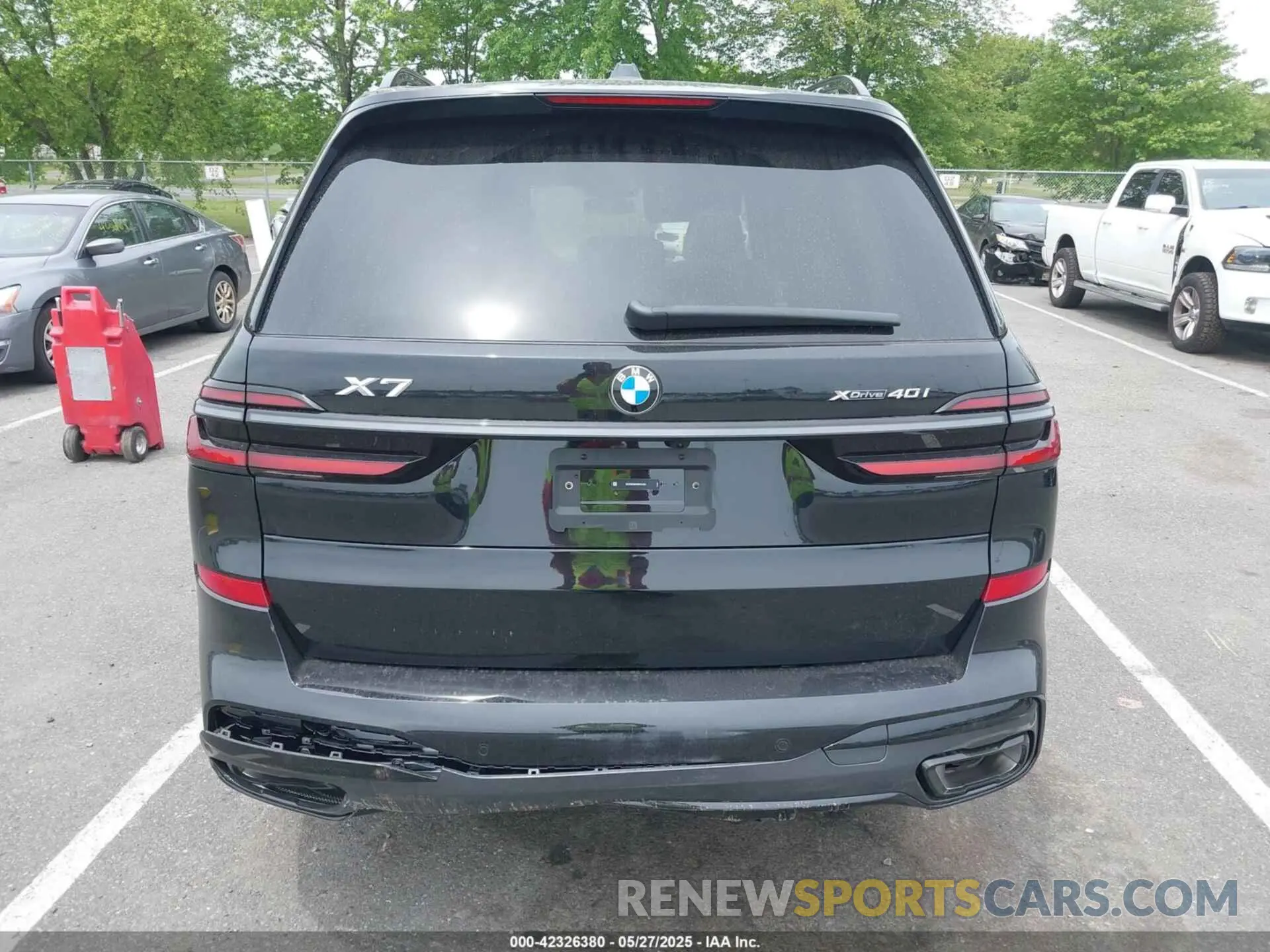 15 fotografías del automóvil dañado 5UX23EM04S9Y31084 BMW X7 2025