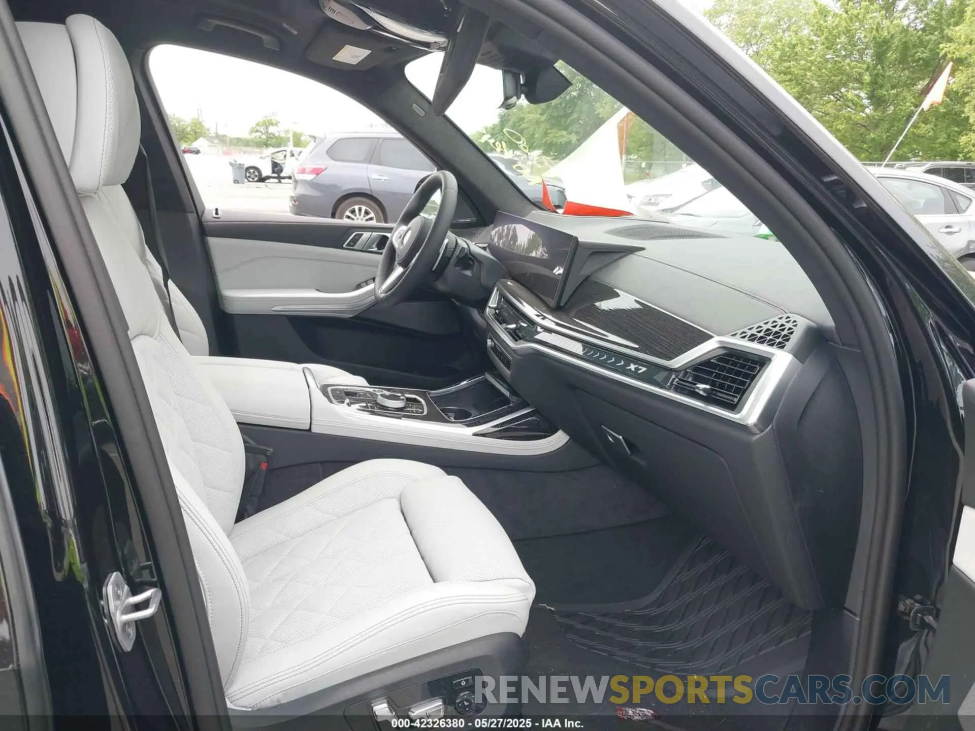 5 fotografías del automóvil dañado 5UX23EM04S9Y31084 BMW X7 2025