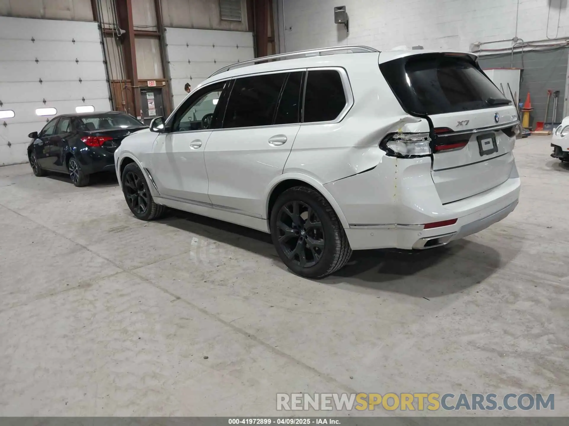 3 fotografías del automóvil dañado 5UX23EM06S9Y80559 BMW X7 2025