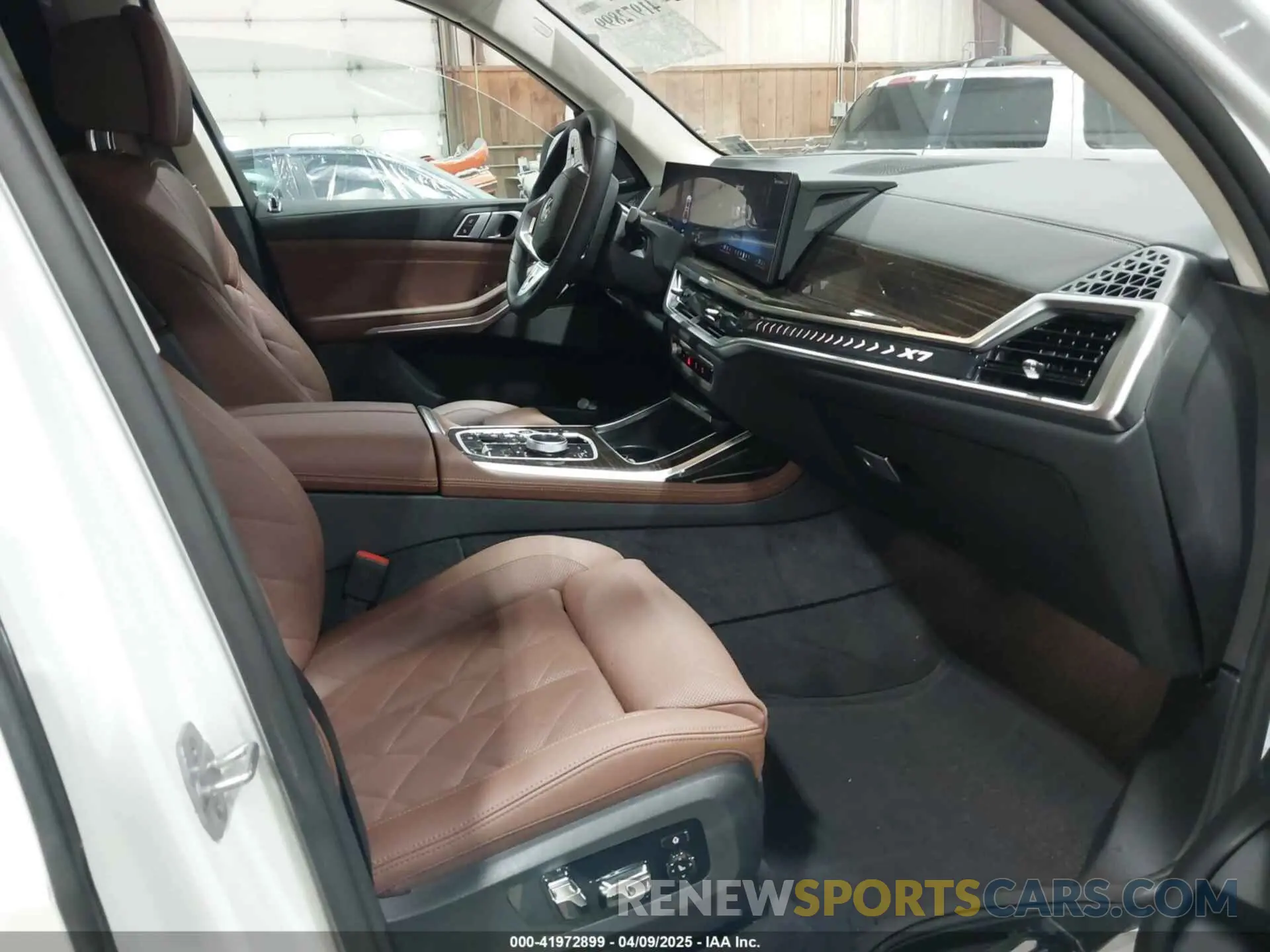 5 fotografías del automóvil dañado 5UX23EM06S9Y80559 BMW X7 2025