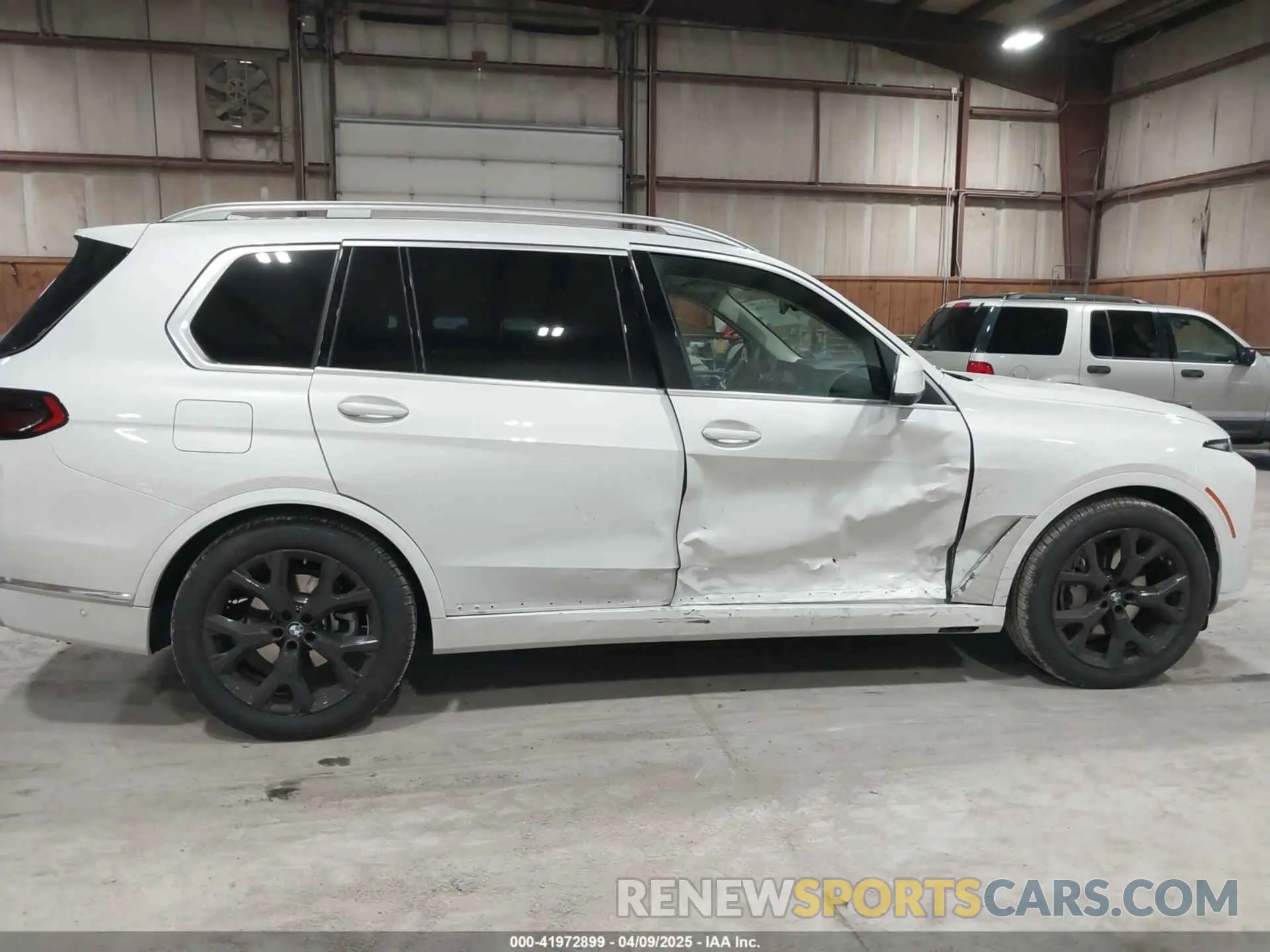 6 fotografías del automóvil dañado 5UX23EM06S9Y80559 BMW X7 2025