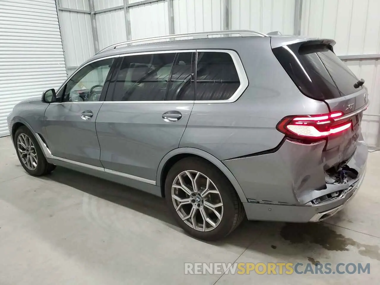2 fotografías del automóvil dañado 5UX23EM07S9X65548 BMW X7 2025