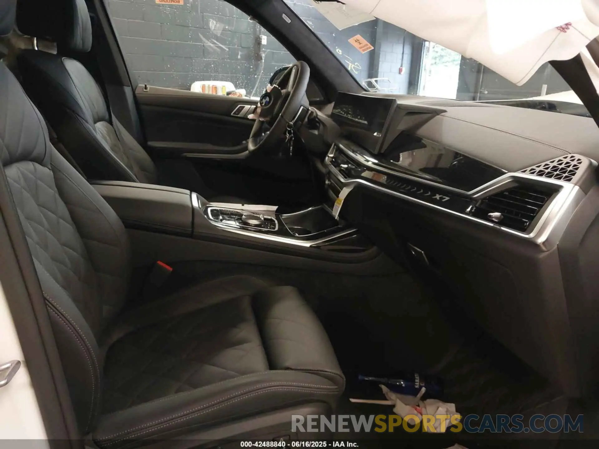 5 fotografías del automóvil dañado 5UX23EM08S9Z65418 BMW X7 2025