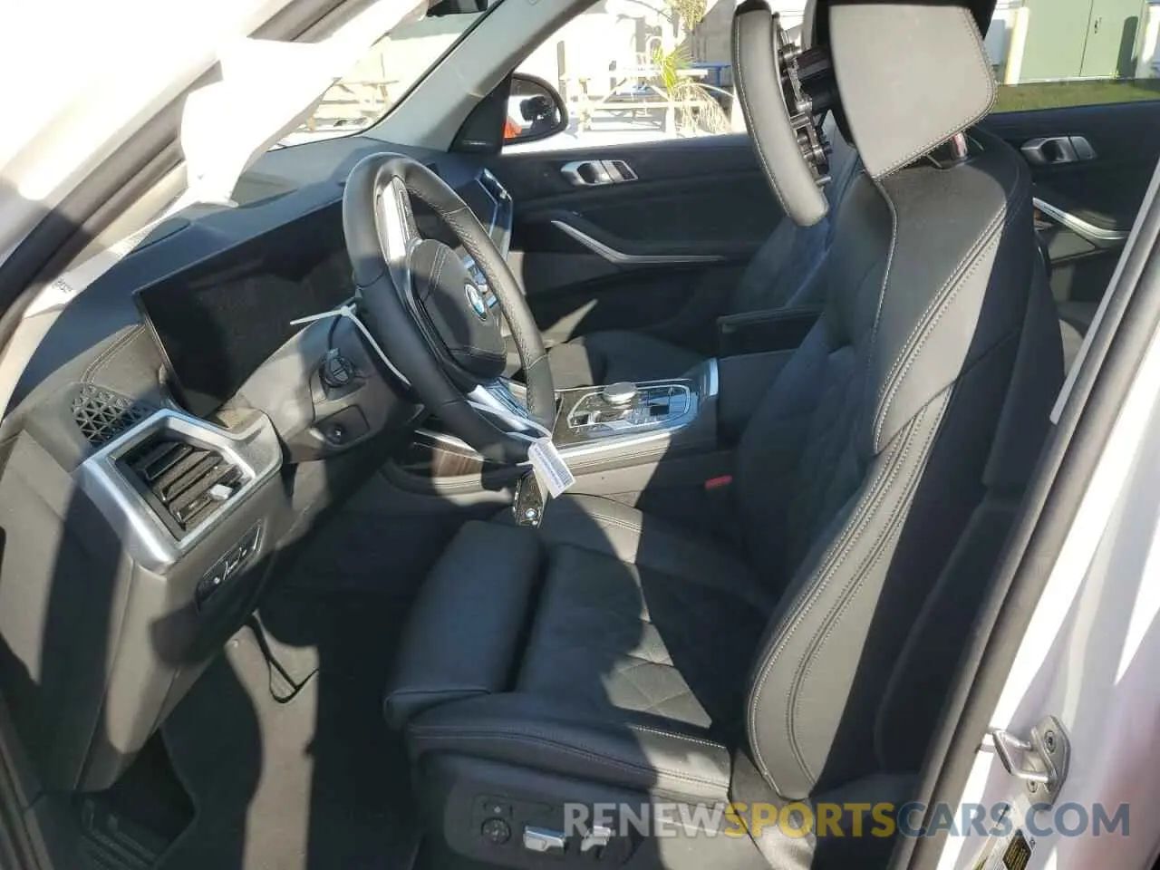 7 fotografías del automóvil dañado 5UX23EM09S9W38073 BMW X7 2025