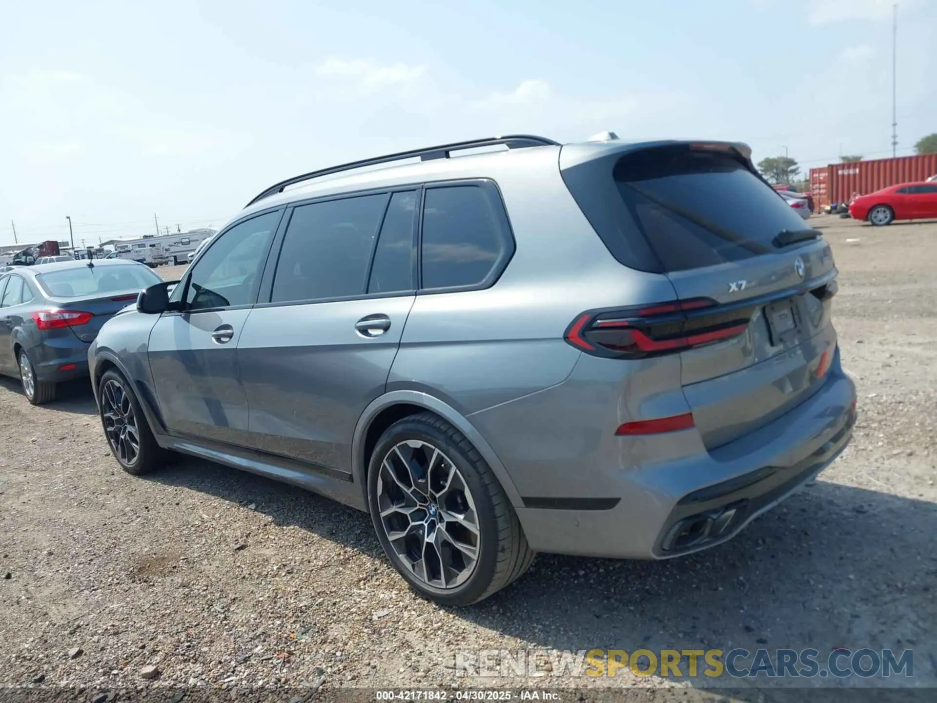 14 fotografías del automóvil dañado 5UX33EM06S9Y33892 BMW X7 2025