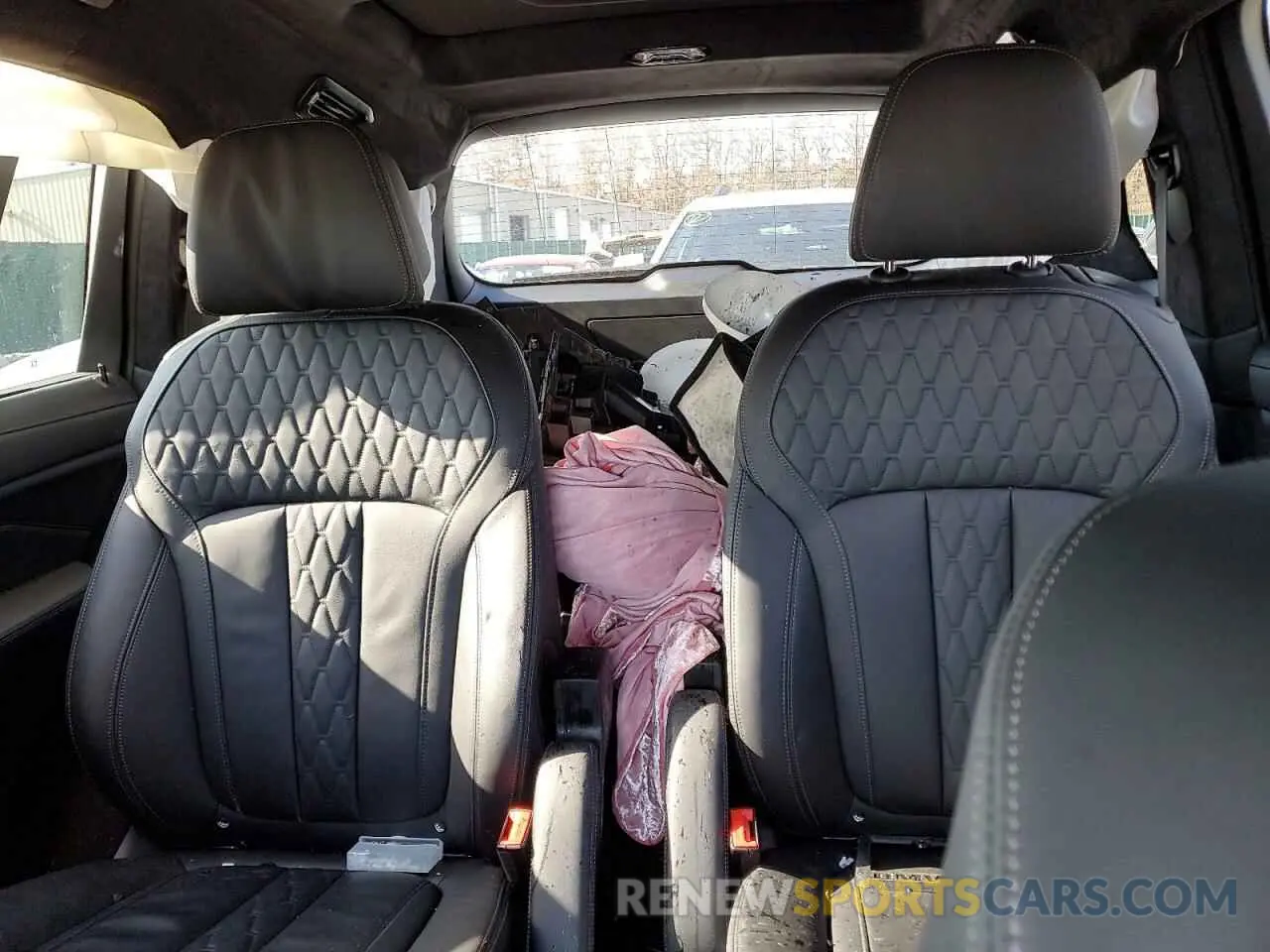 10 fotografías del automóvil dañado 5UX33EM09R9V11872 BMW X7 M60I 2024