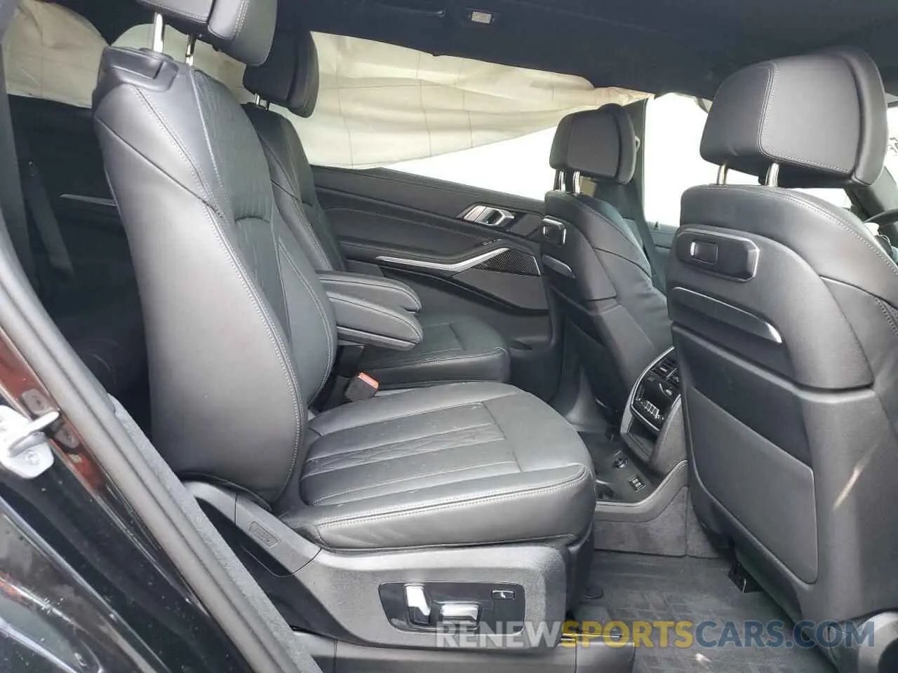 11 fotografías del automóvil dañado 5UX33EM02S9X77322 BMW X7 M60I 2025