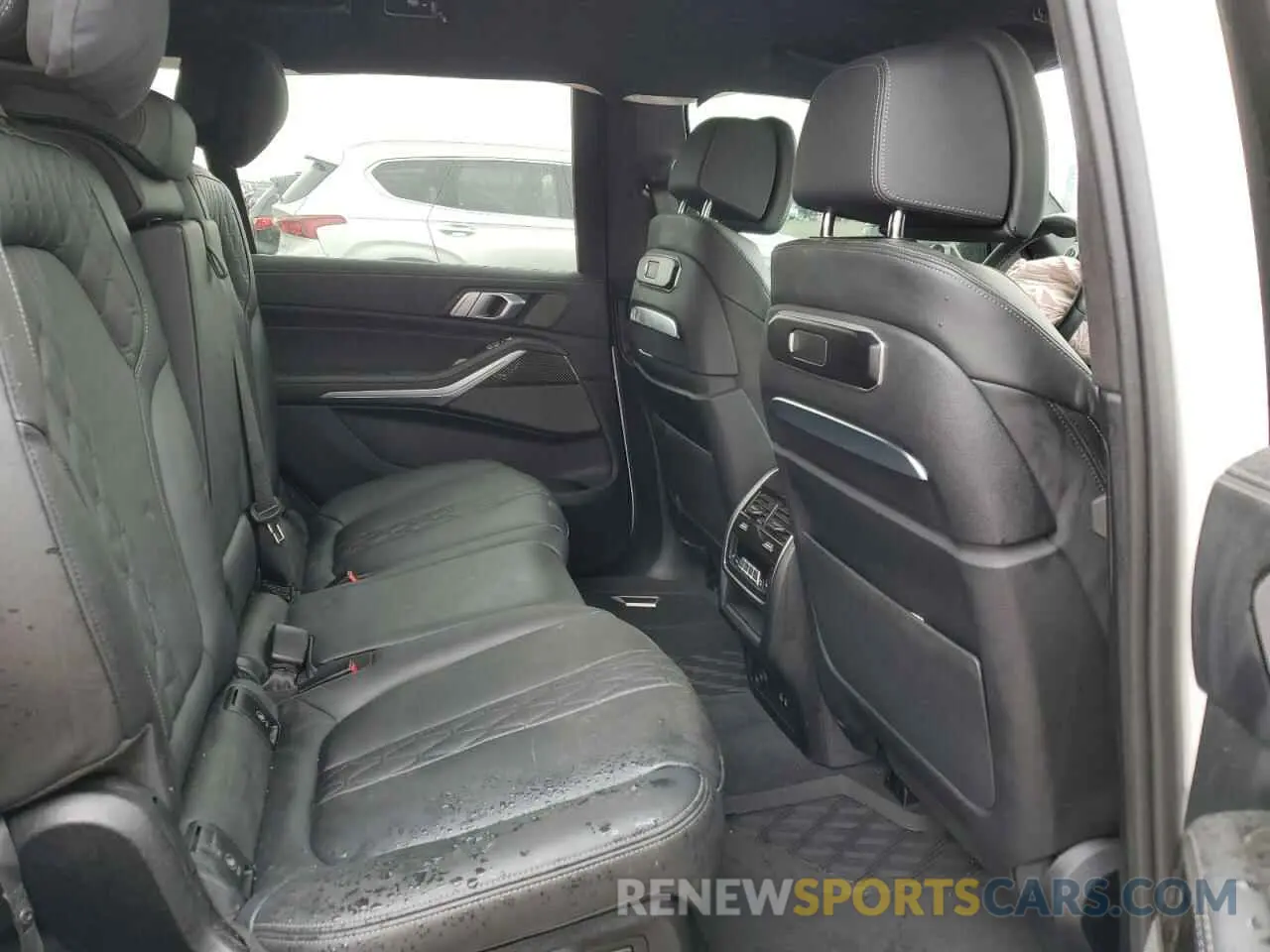 10 fotografías del automóvil dañado 5UX33EM04S9W66870 BMW X7 M60I 2025