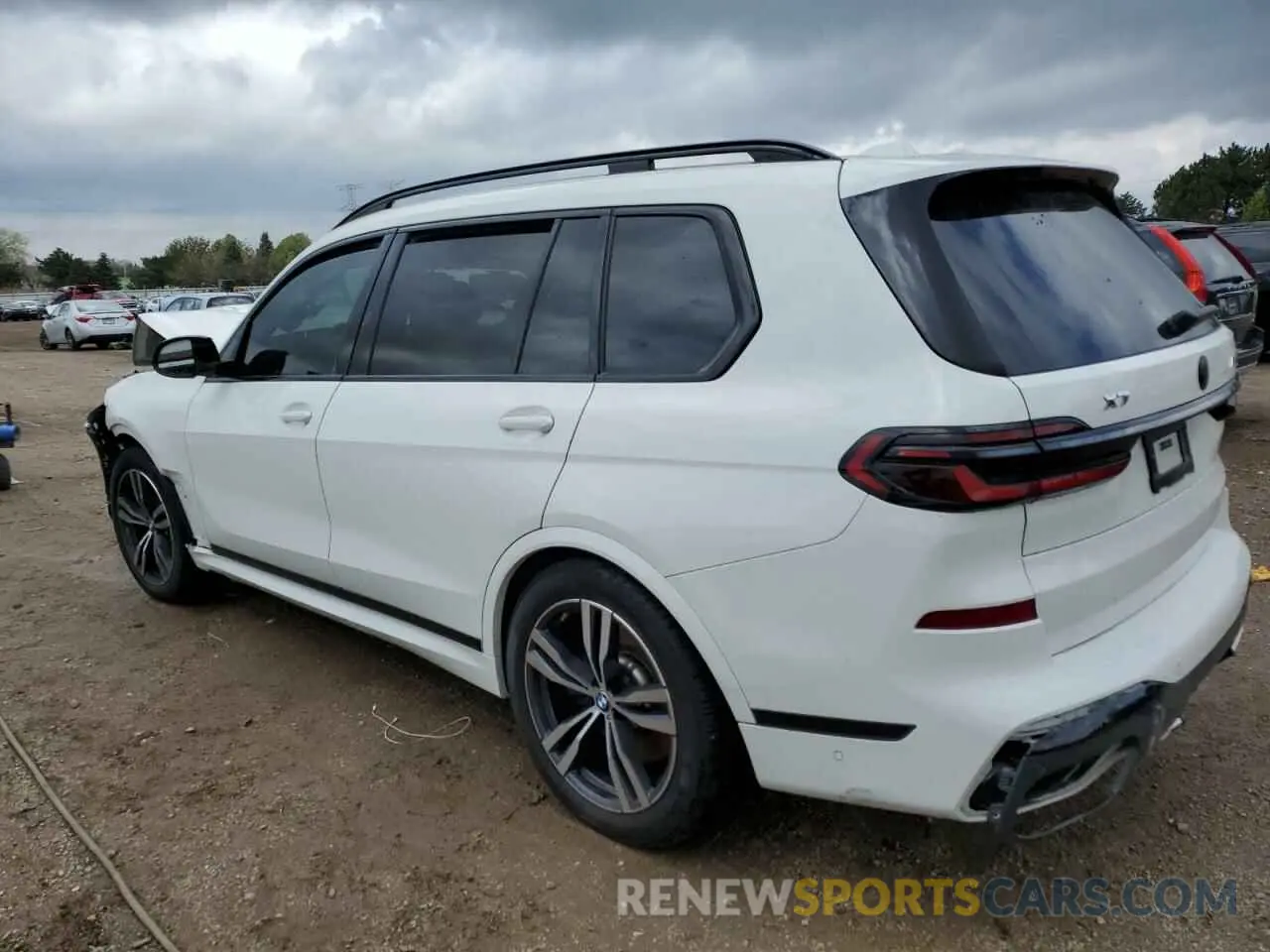2 fotografías del automóvil dañado 5UX33EM04S9W66870 BMW X7 M60I 2025