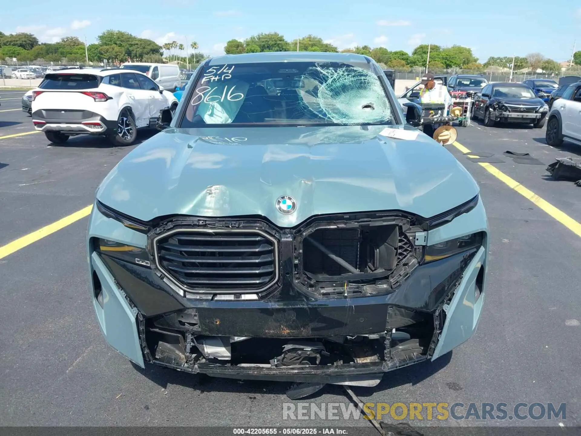 12 fotografías del automóvil dañado 5YM23CS00P9R58616 BMW XM 2023