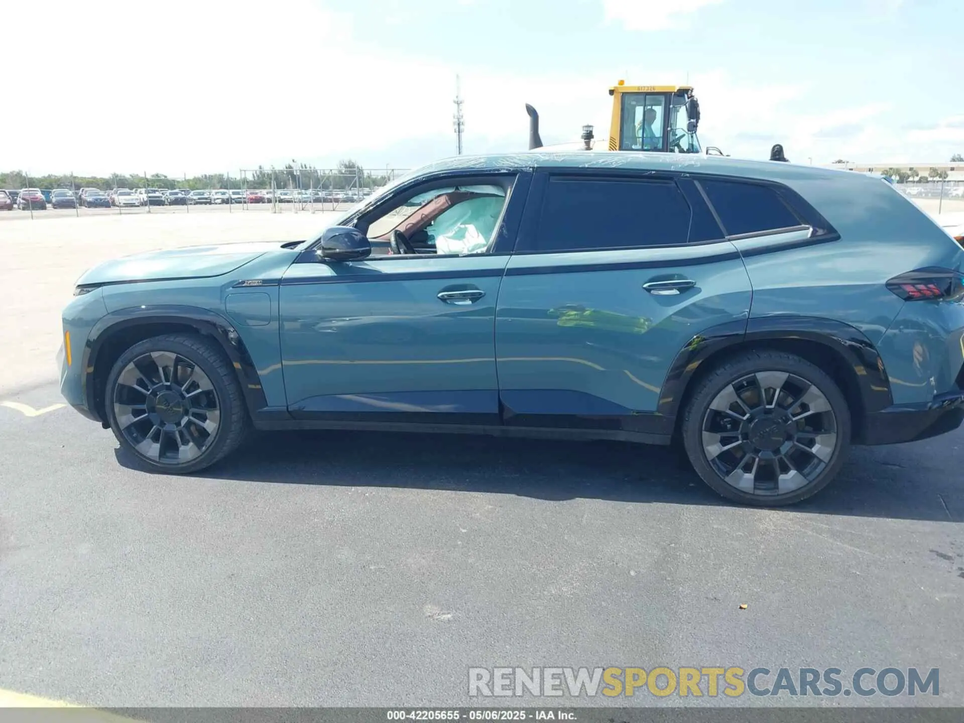 14 fotografías del automóvil dañado 5YM23CS00P9R58616 BMW XM 2023