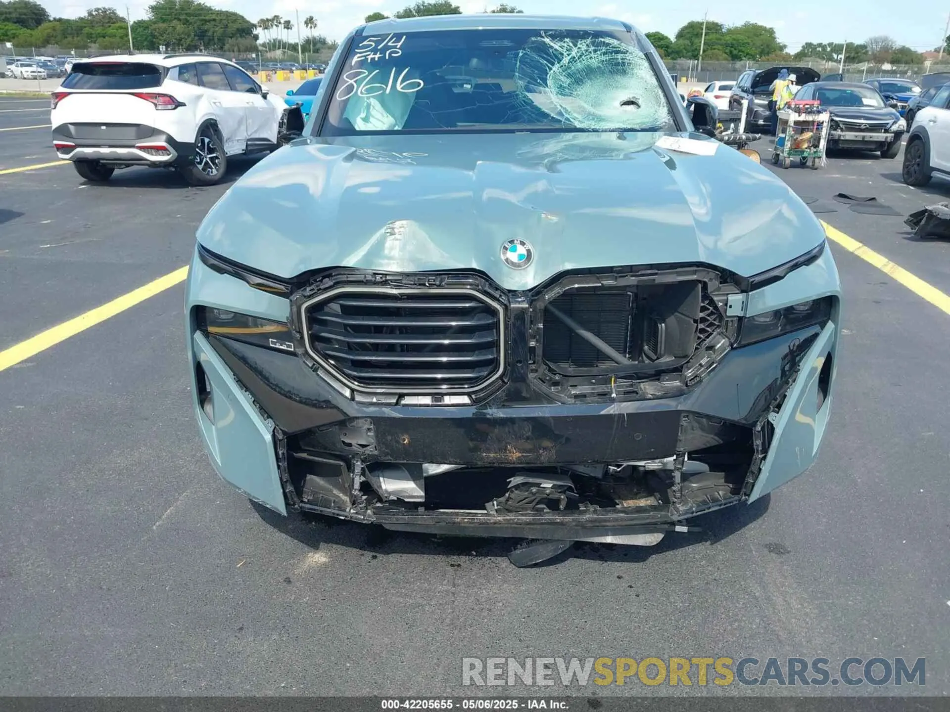 6 fotografías del automóvil dañado 5YM23CS00P9R58616 BMW XM 2023