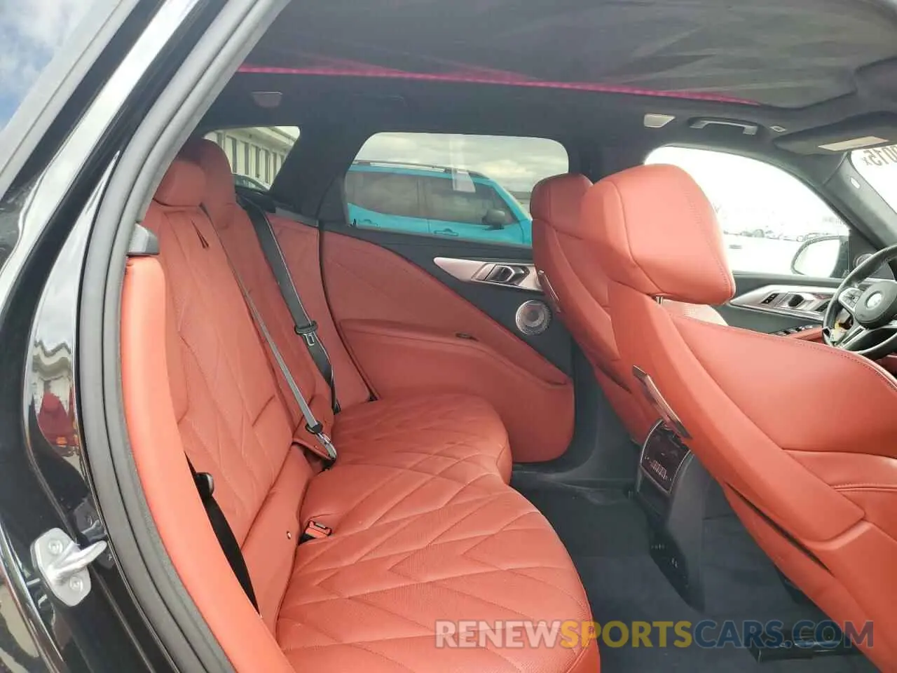 11 fotografías del automóvil dañado 5YM23CS06P9S62603 BMW XM 2023