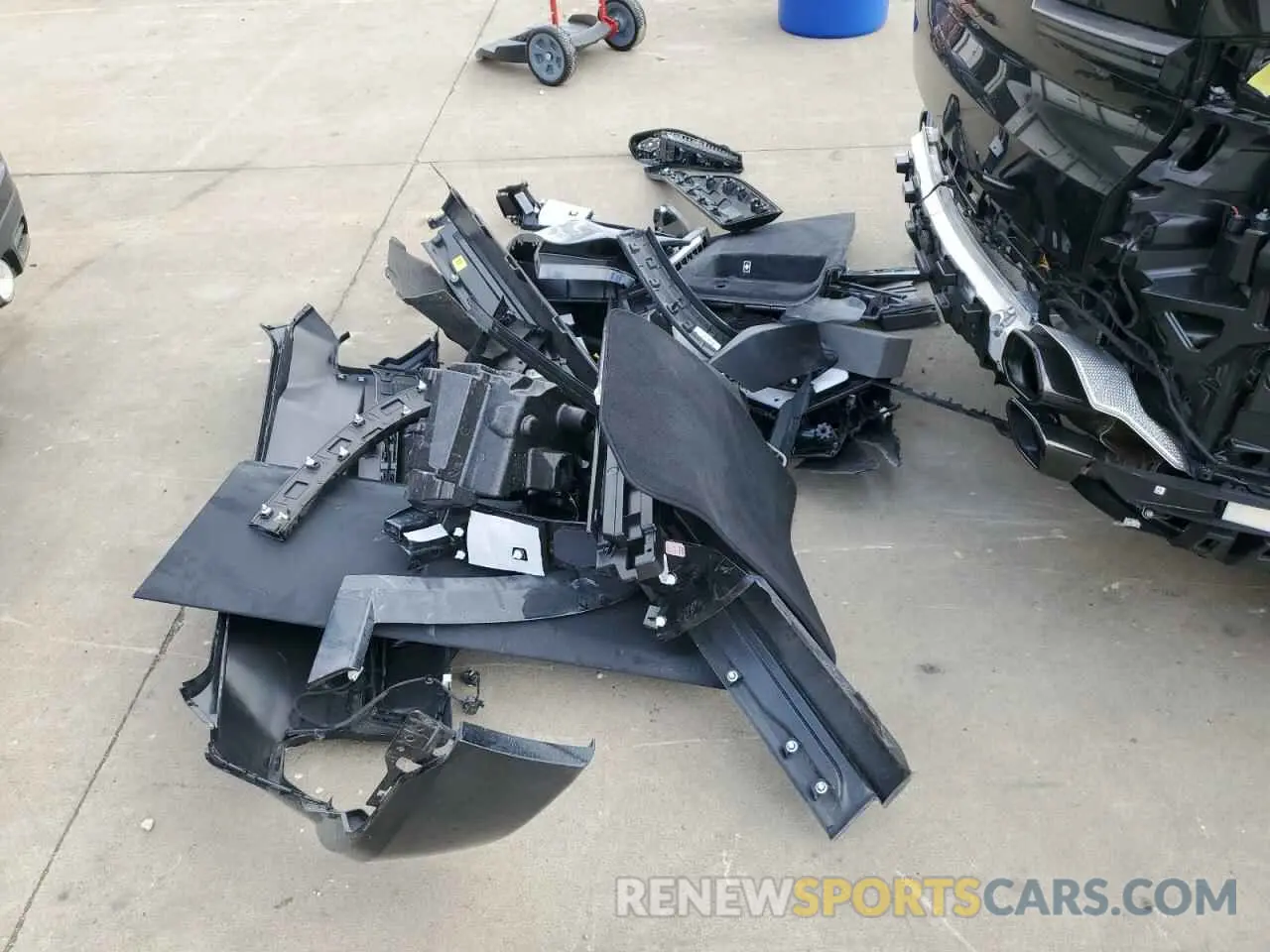 13 fotografías del automóvil dañado 5YM23CS06P9S62603 BMW XM 2023