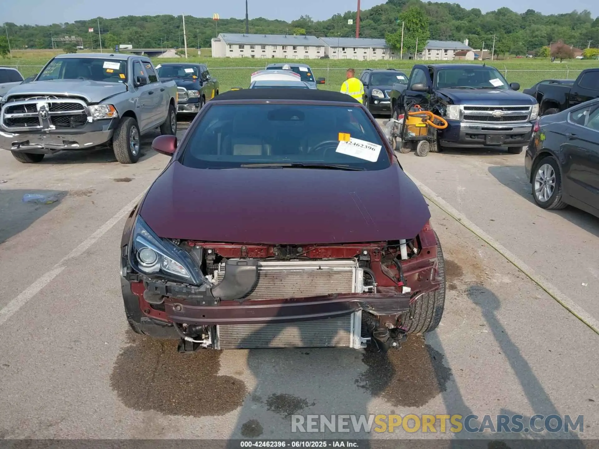 12 fotografías del automóvil dañado W04WH3N56KG317827 BUICK CASCADA 2019