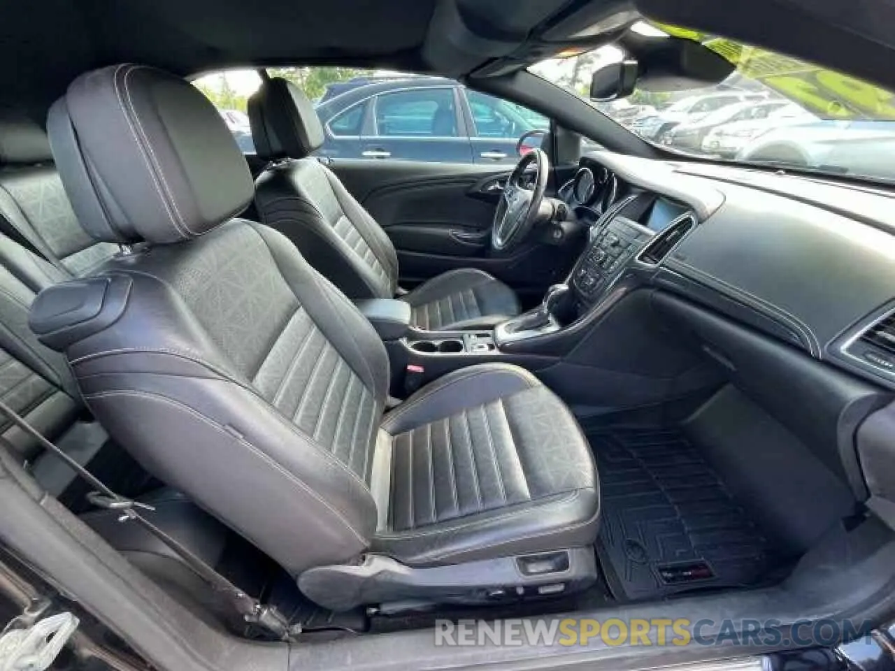 5 fotografías del automóvil dañado W04WH3N56KG370754 BUICK CASCADA 2019