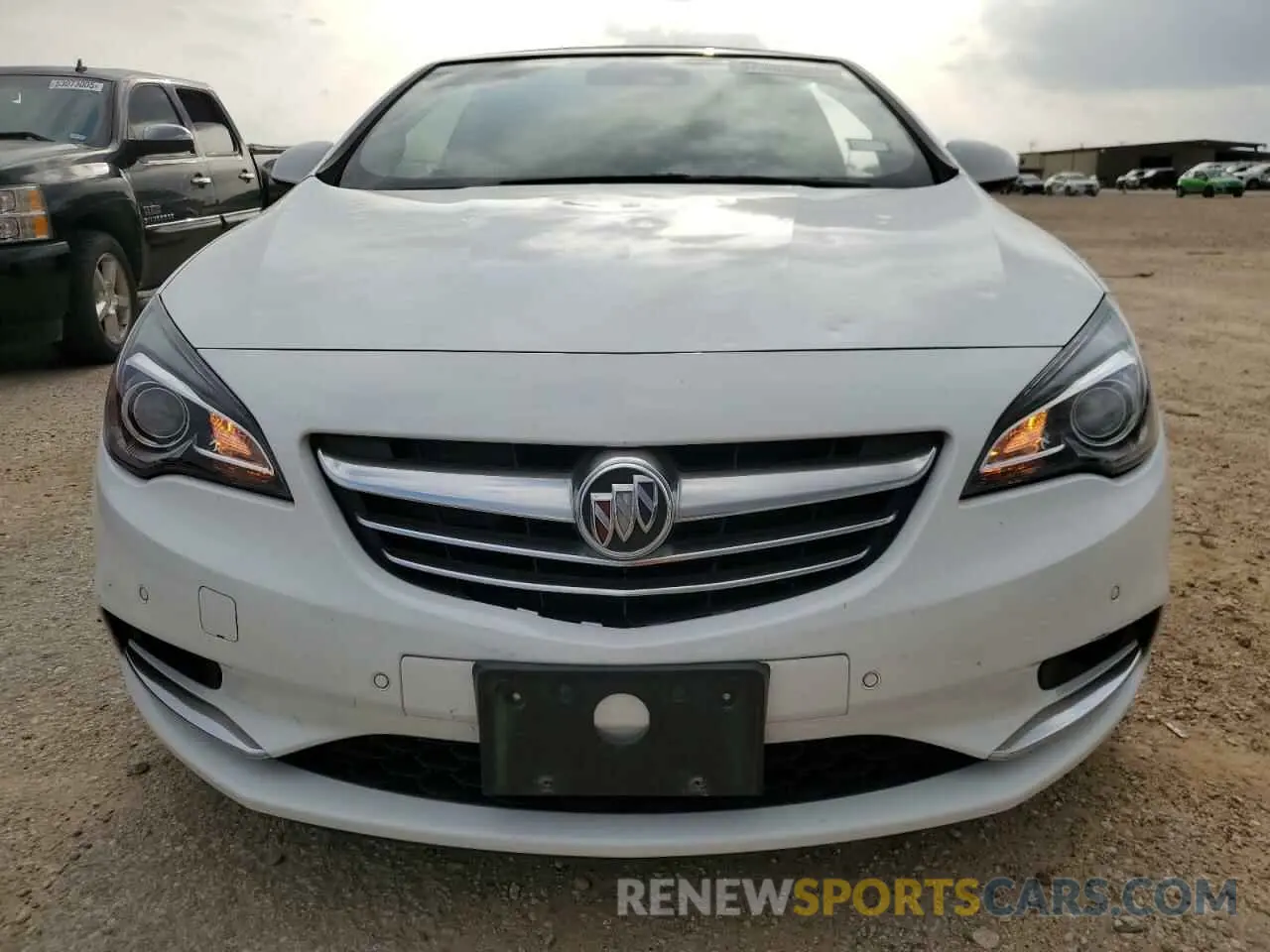 5 fotografías del automóvil dañado W04WH3N58KG344348 BUICK CASCADA 2019