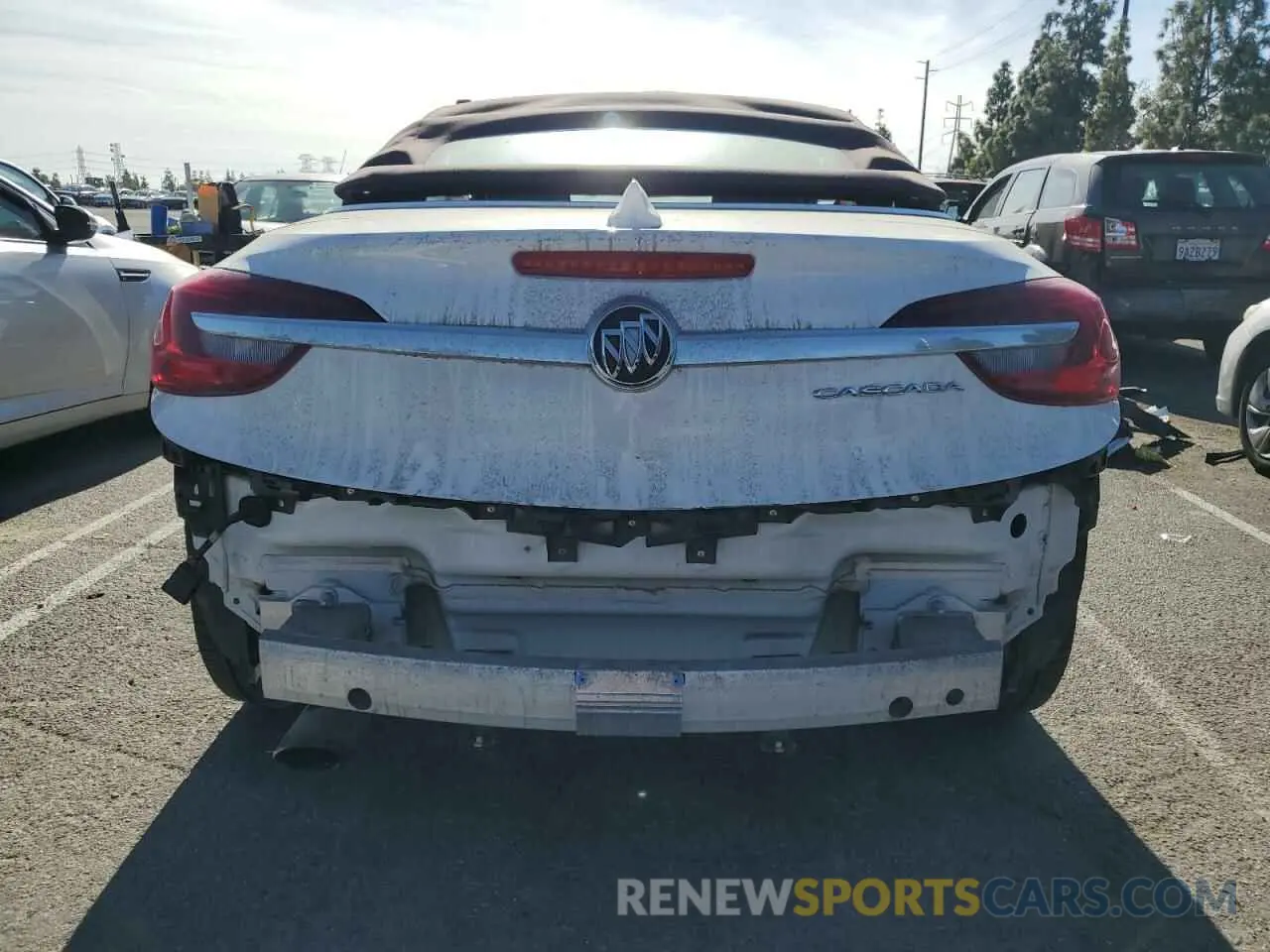 6 fotografías del automóvil dañado W04WH3N59KG300472 BUICK CASCADA 2019