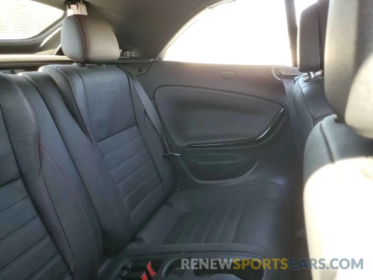 11 fotografías del automóvil dañado W04WJ3N5XKG332318 BUICK CASCADA 2019