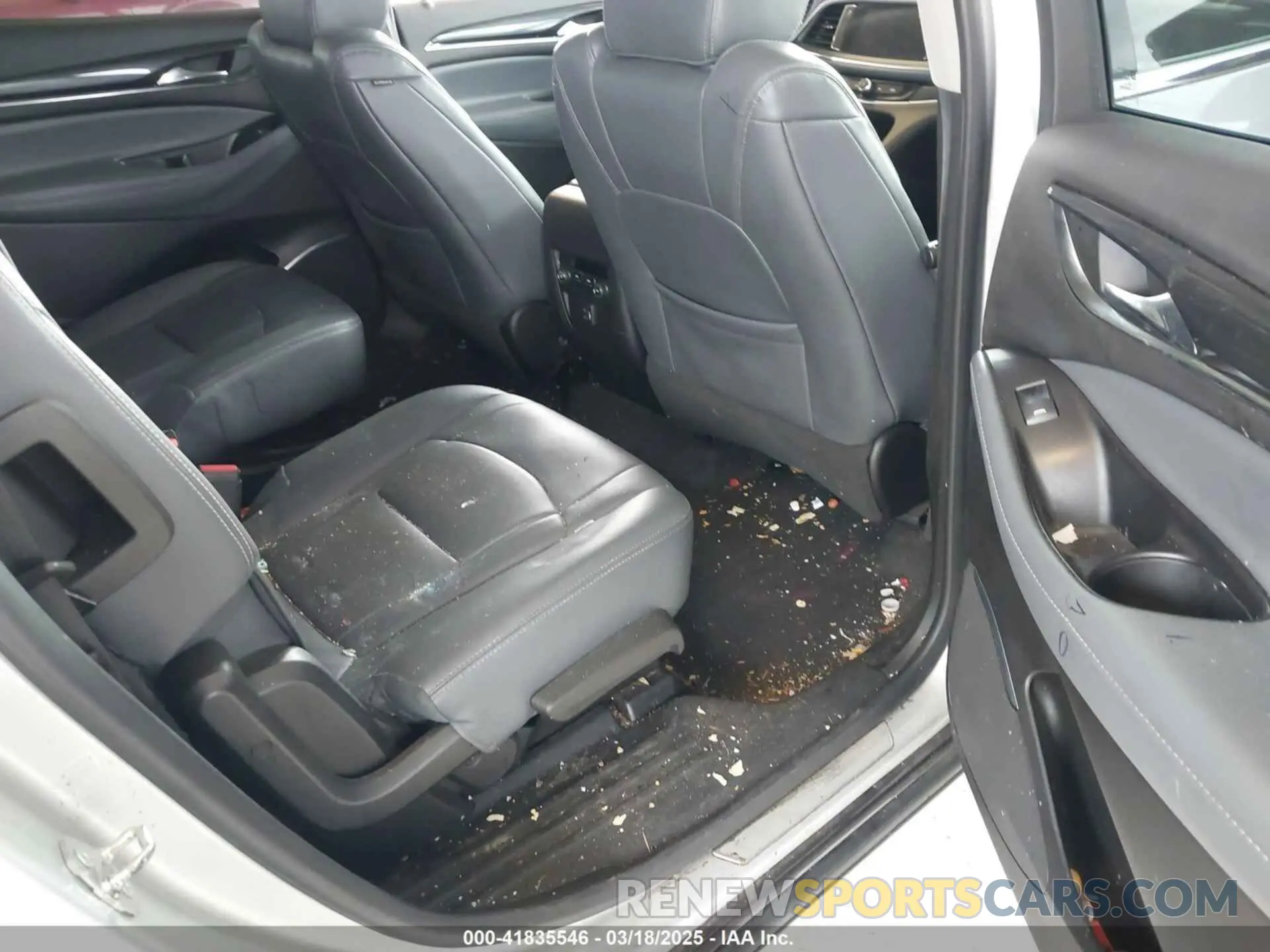 8 fotografías del automóvil dañado 5GAERBKW2KJ185689 BUICK ENCLAVE 2019