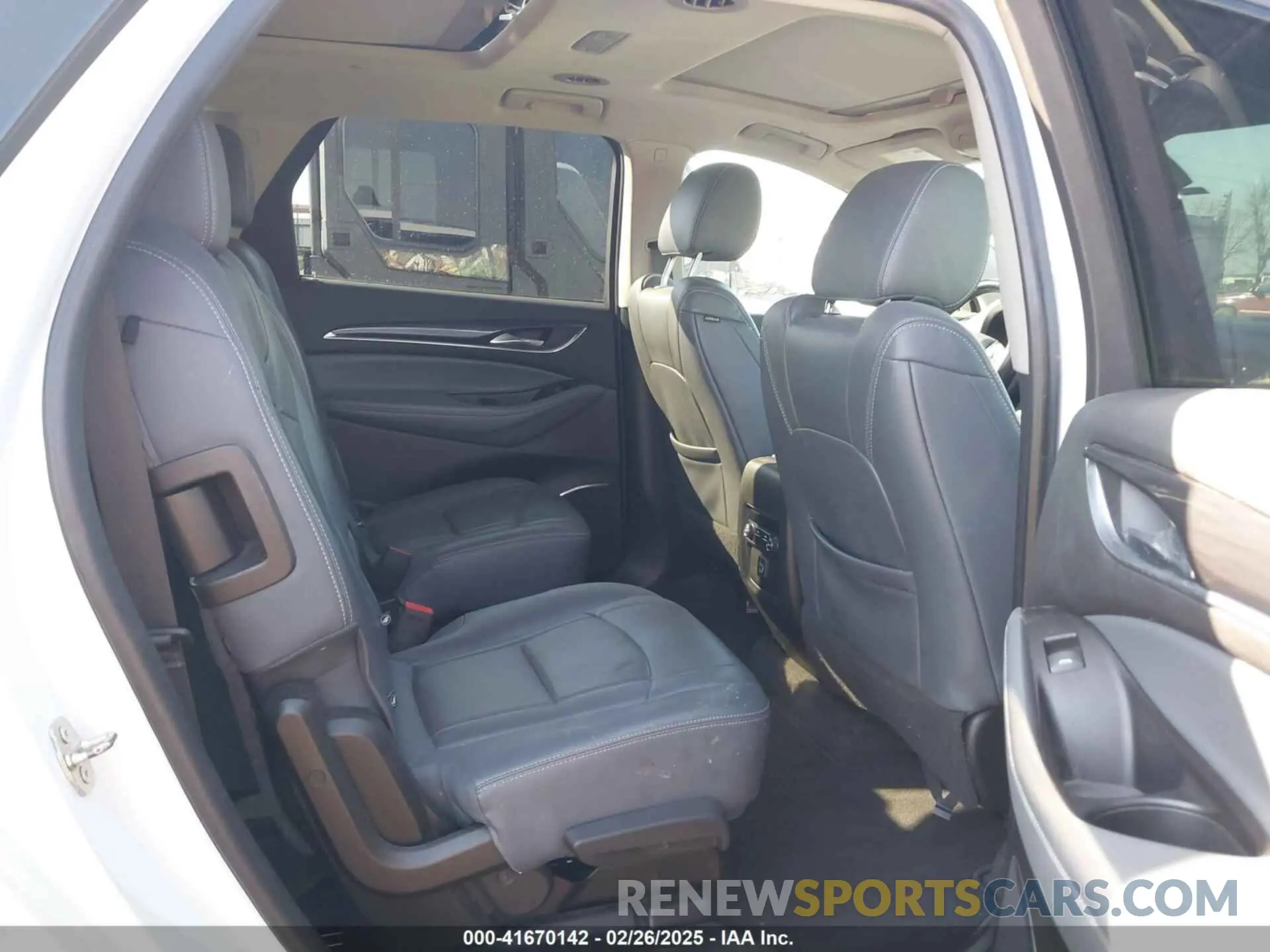 8 fotografías del automóvil dañado 5GAEVAKW5KJ302235 BUICK ENCLAVE 2019