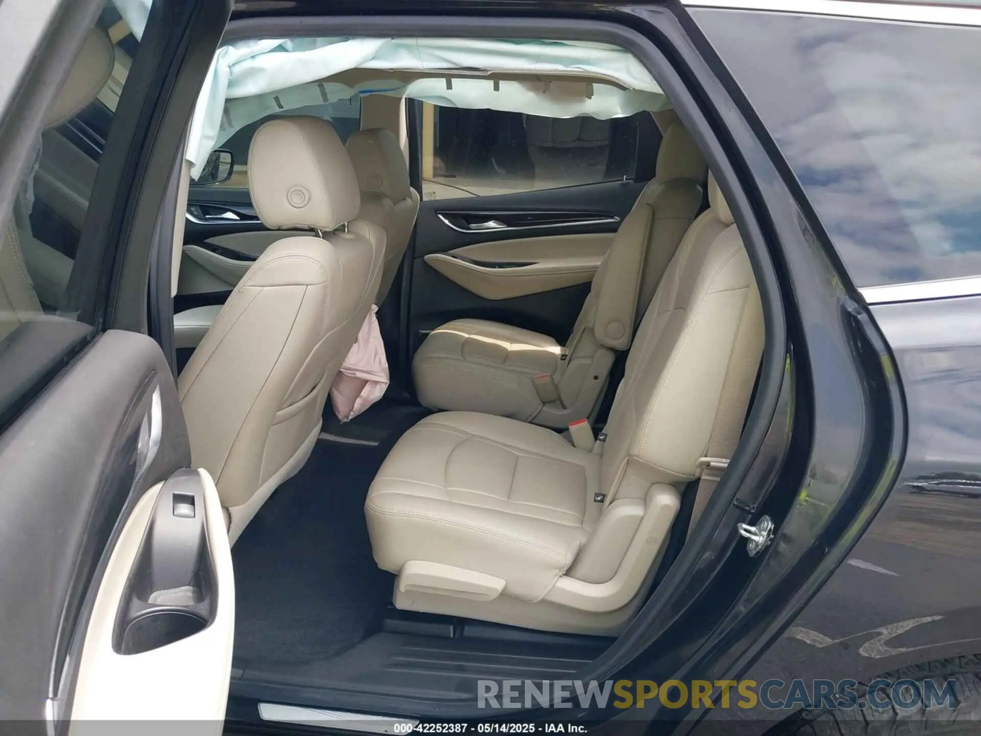 5 fotografías del automóvil dañado 5GAEVBKW3KJ301350 BUICK ENCLAVE 2019