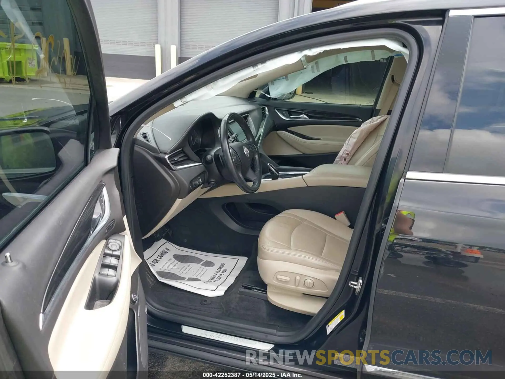 8 fotografías del automóvil dañado 5GAEVBKW3KJ301350 BUICK ENCLAVE 2019
