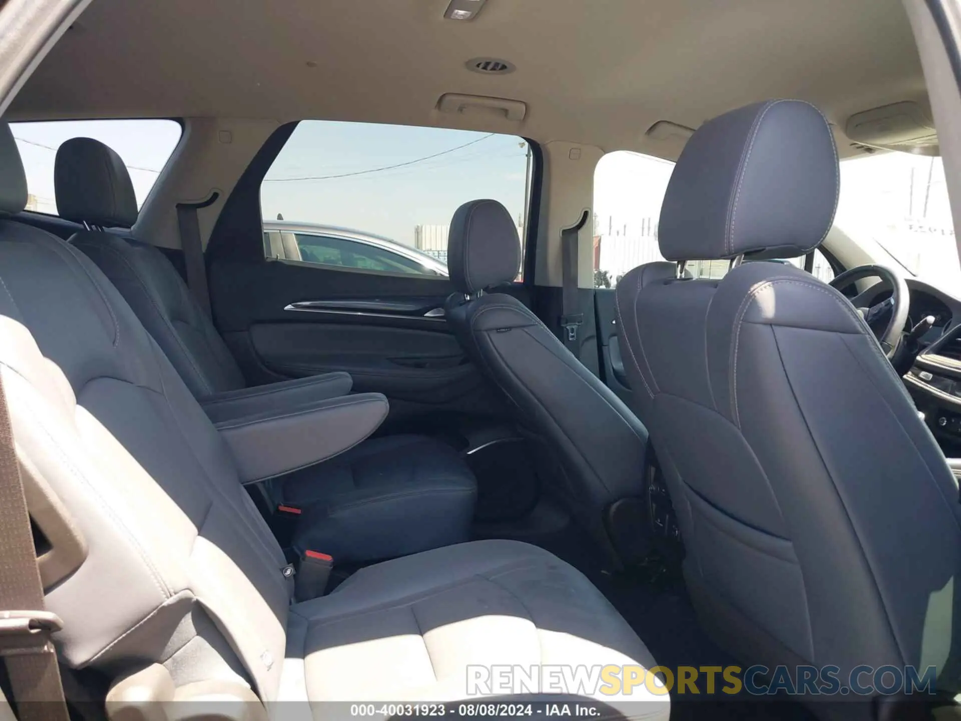 8 fotografías del automóvil dañado 5GAERBKW2LJ313804 BUICK ENCLAVE 2020