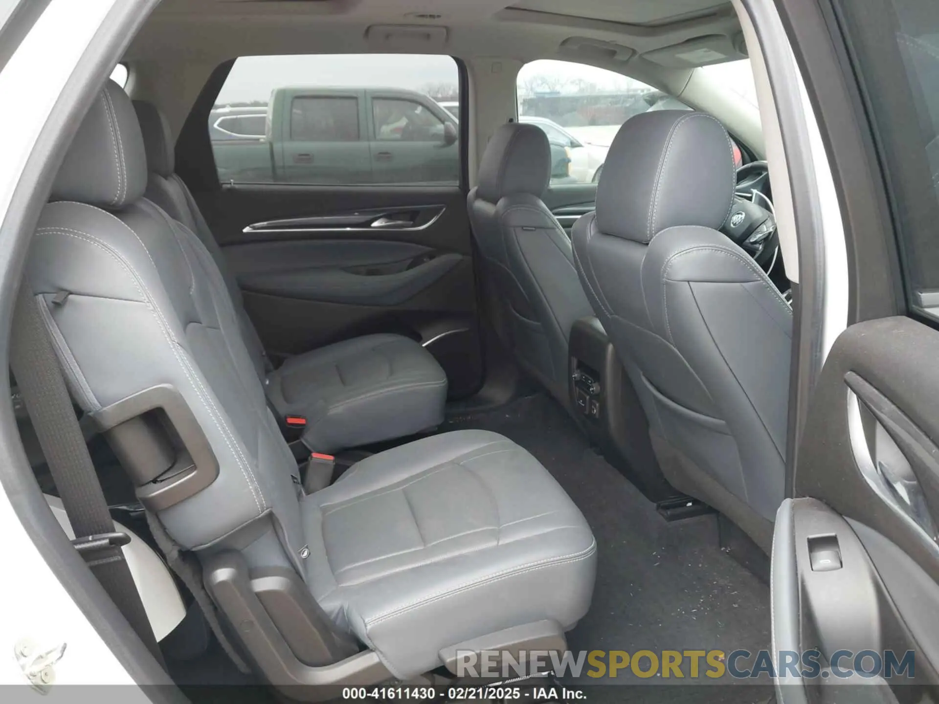 8 fotografías del automóvil dañado 5GAERBKW7LJ161762 BUICK ENCLAVE 2020