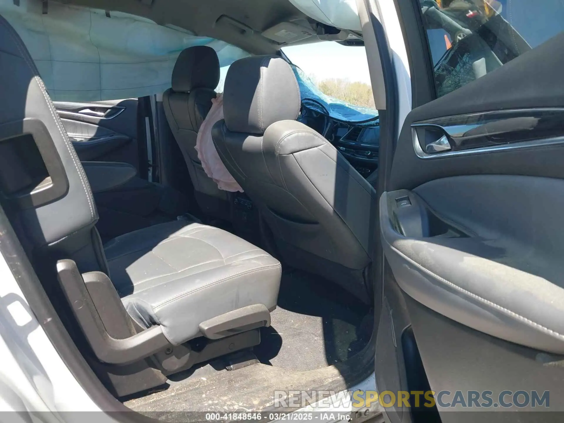 8 fotografías del automóvil dañado 5GAERBKW7LJ201659 BUICK ENCLAVE 2020