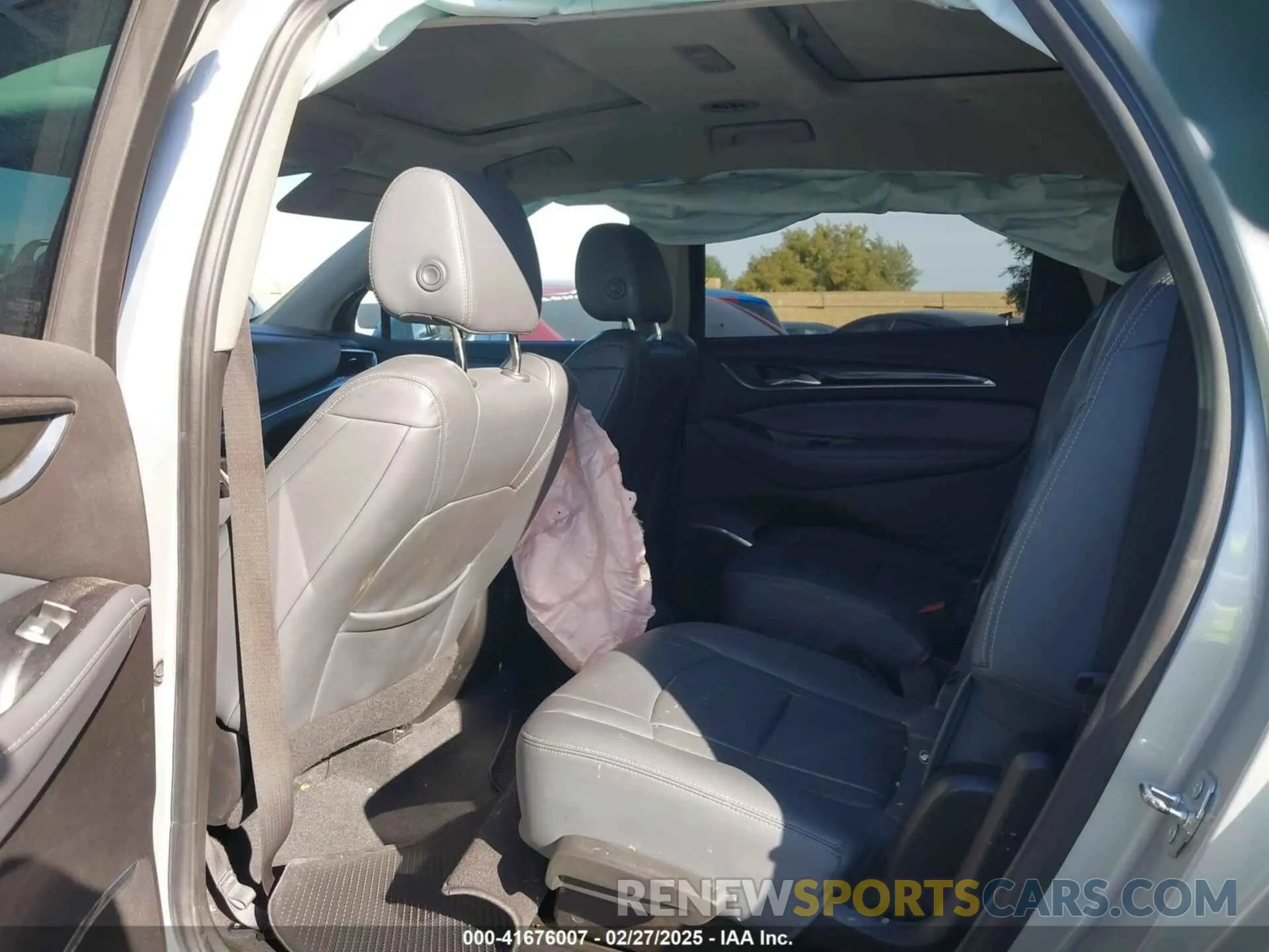 8 fotografías del automóvil dañado 5GAERBKW8LJ125823 BUICK ENCLAVE 2020