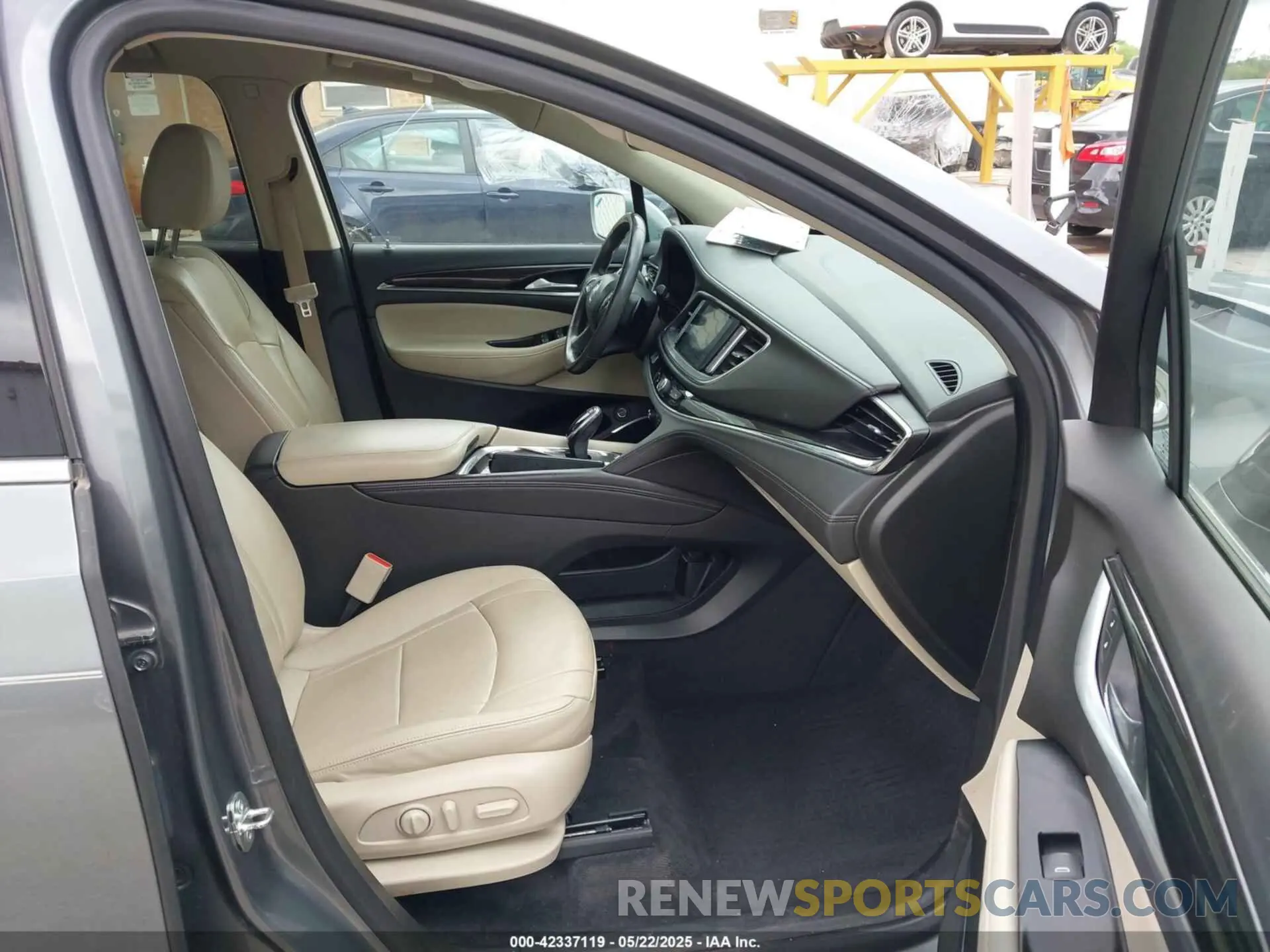 5 fotografías del automóvil dañado 5GAERBKW8LJ221211 BUICK ENCLAVE 2020