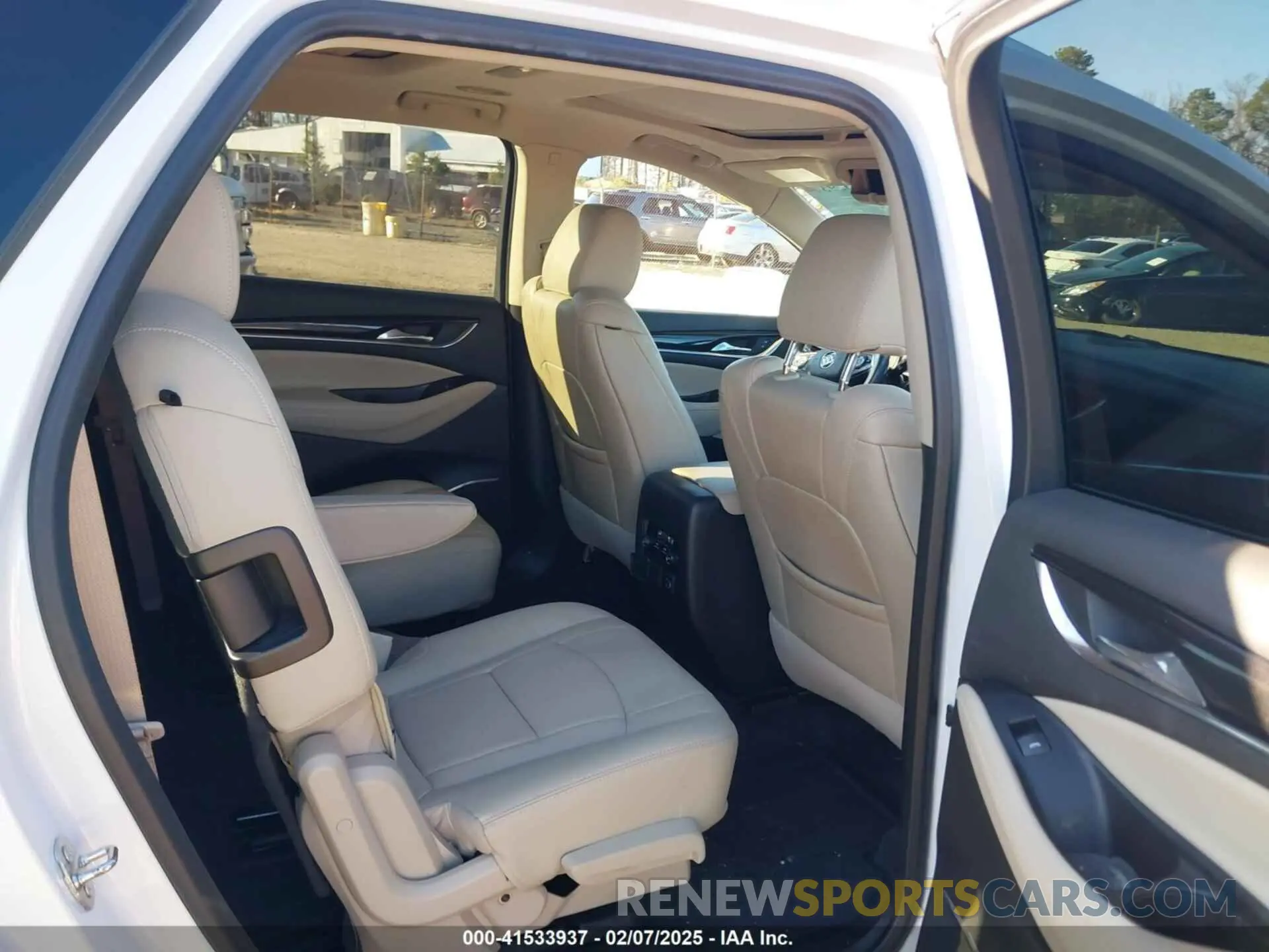 8 fotografías del automóvil dañado 5GAEVAKW4LJ275871 BUICK ENCLAVE 2020