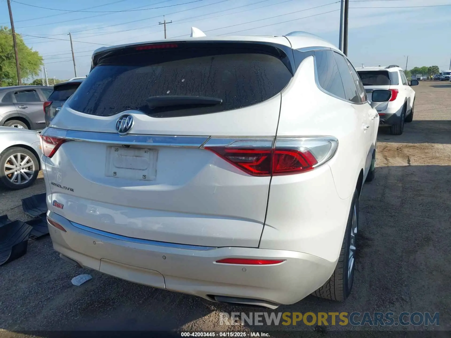 4 fotografías del automóvil dañado 5GAERBKW5NJ172469 BUICK ENCLAVE 2022