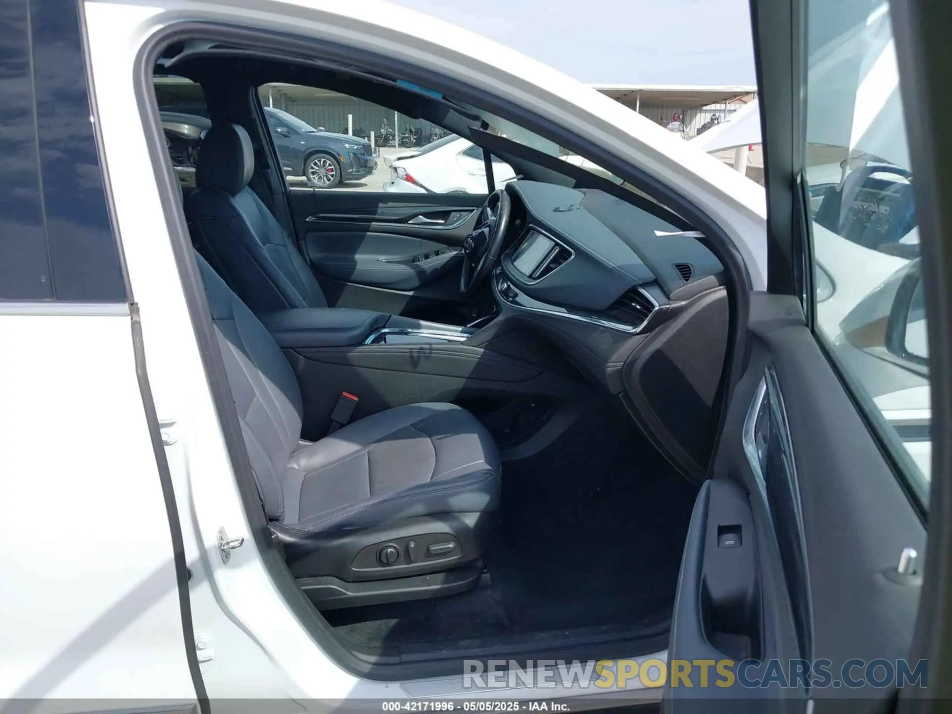 5 fotografías del automóvil dañado 5GAERBKW6NJ113463 BUICK ENCLAVE 2022