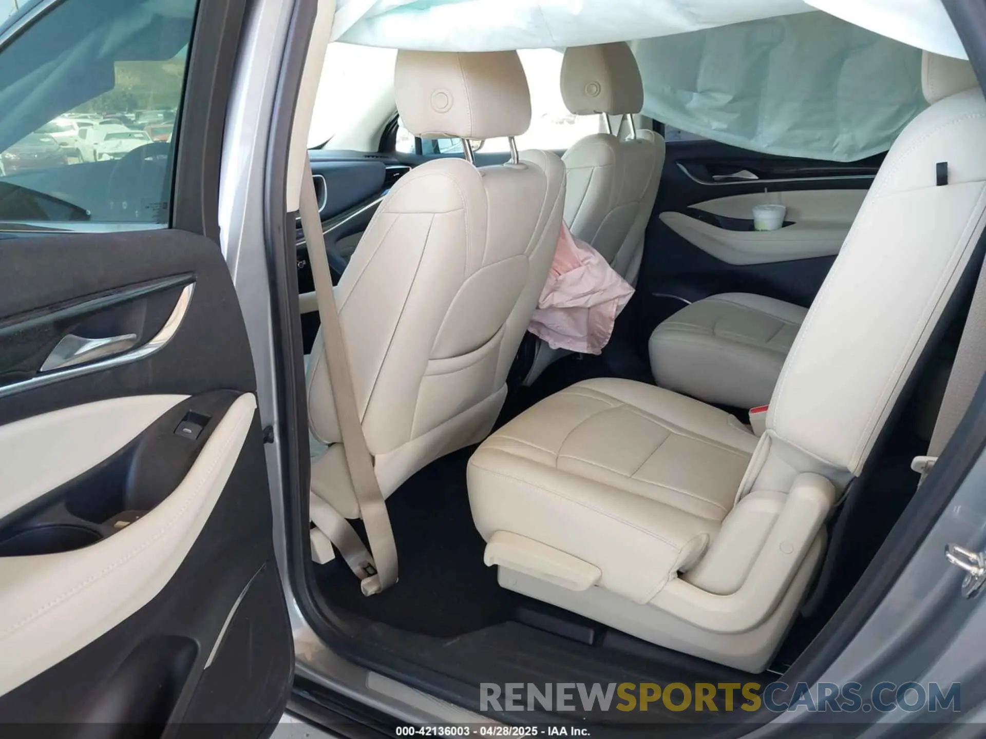 8 fotografías del automóvil dañado 5GAERBKW1PJ239992 BUICK ENCLAVE 2023