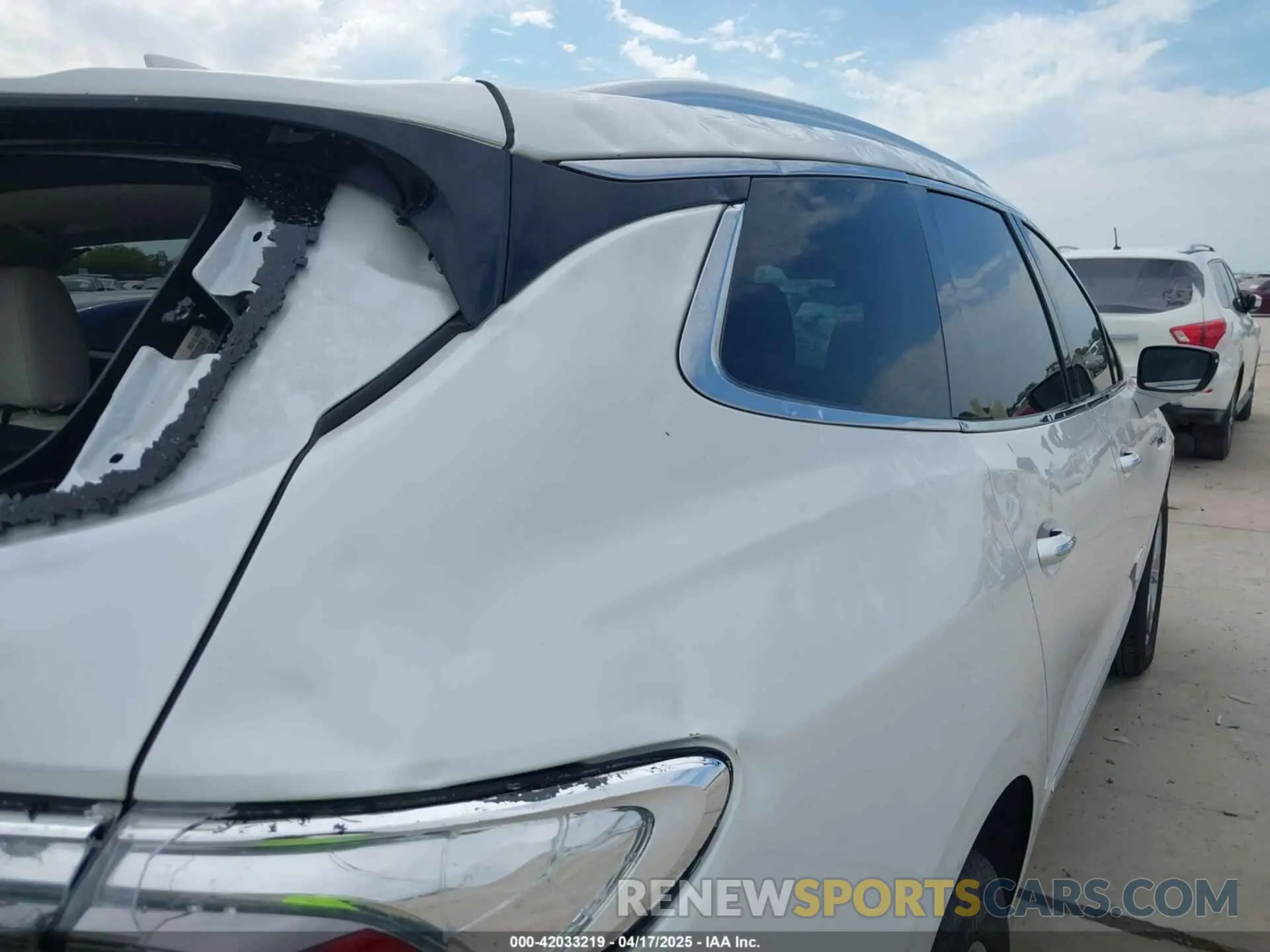 19 fotografías del automóvil dañado 5GAERDKW7PJ144056 BUICK ENCLAVE 2023
