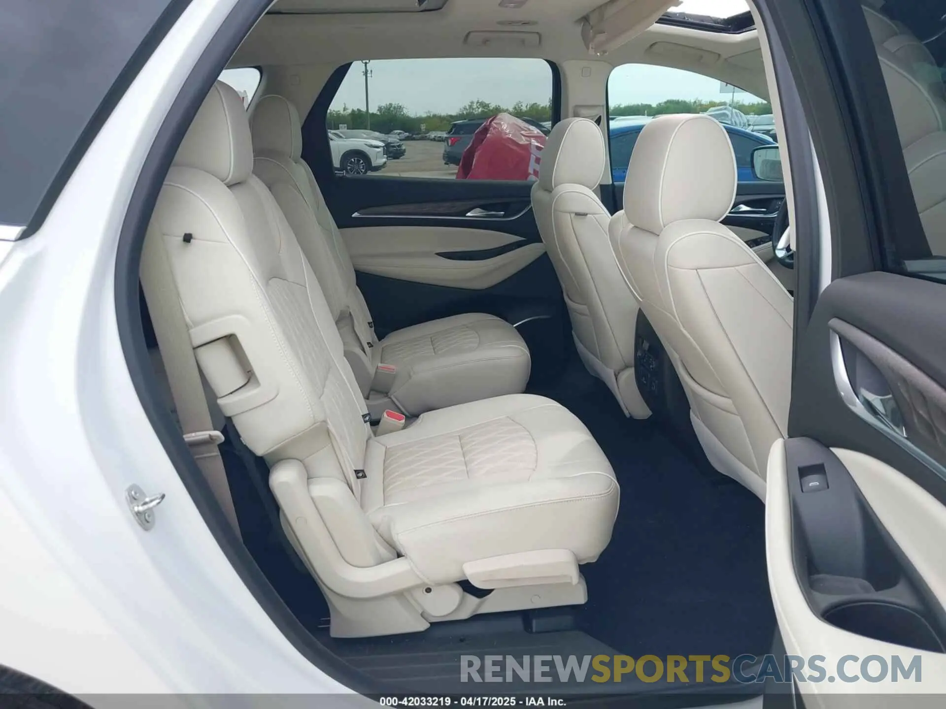 8 fotografías del automóvil dañado 5GAERDKW7PJ144056 BUICK ENCLAVE 2023