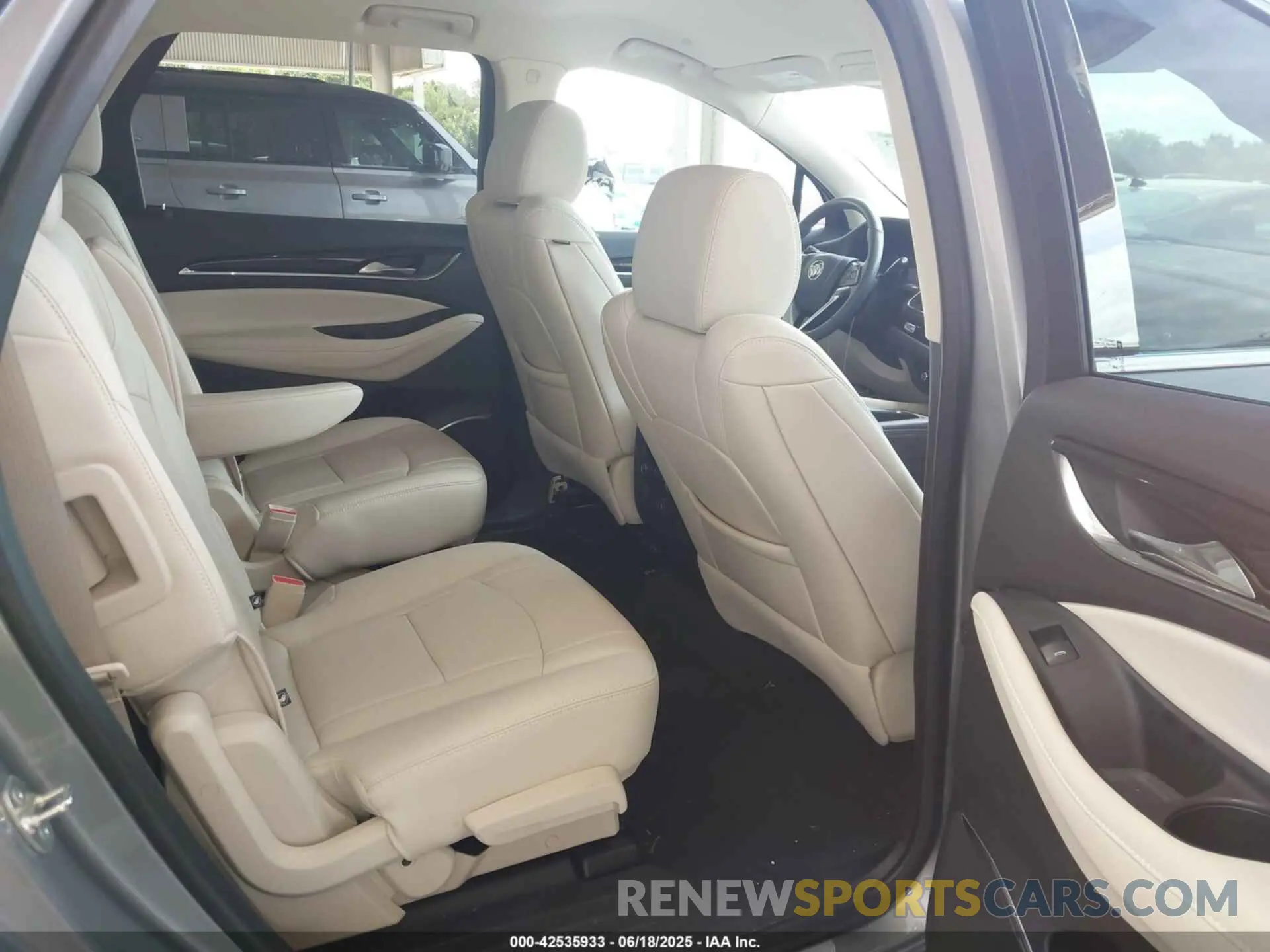 8 fotografías del automóvil dañado 5GAERBKW8RJ120002 BUICK ENCLAVE 2024