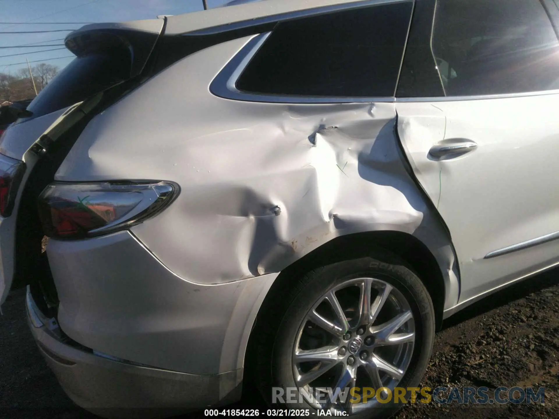 17 fotografías del automóvil dañado 5GAERBKWXRJ136850 BUICK ENCLAVE 2024