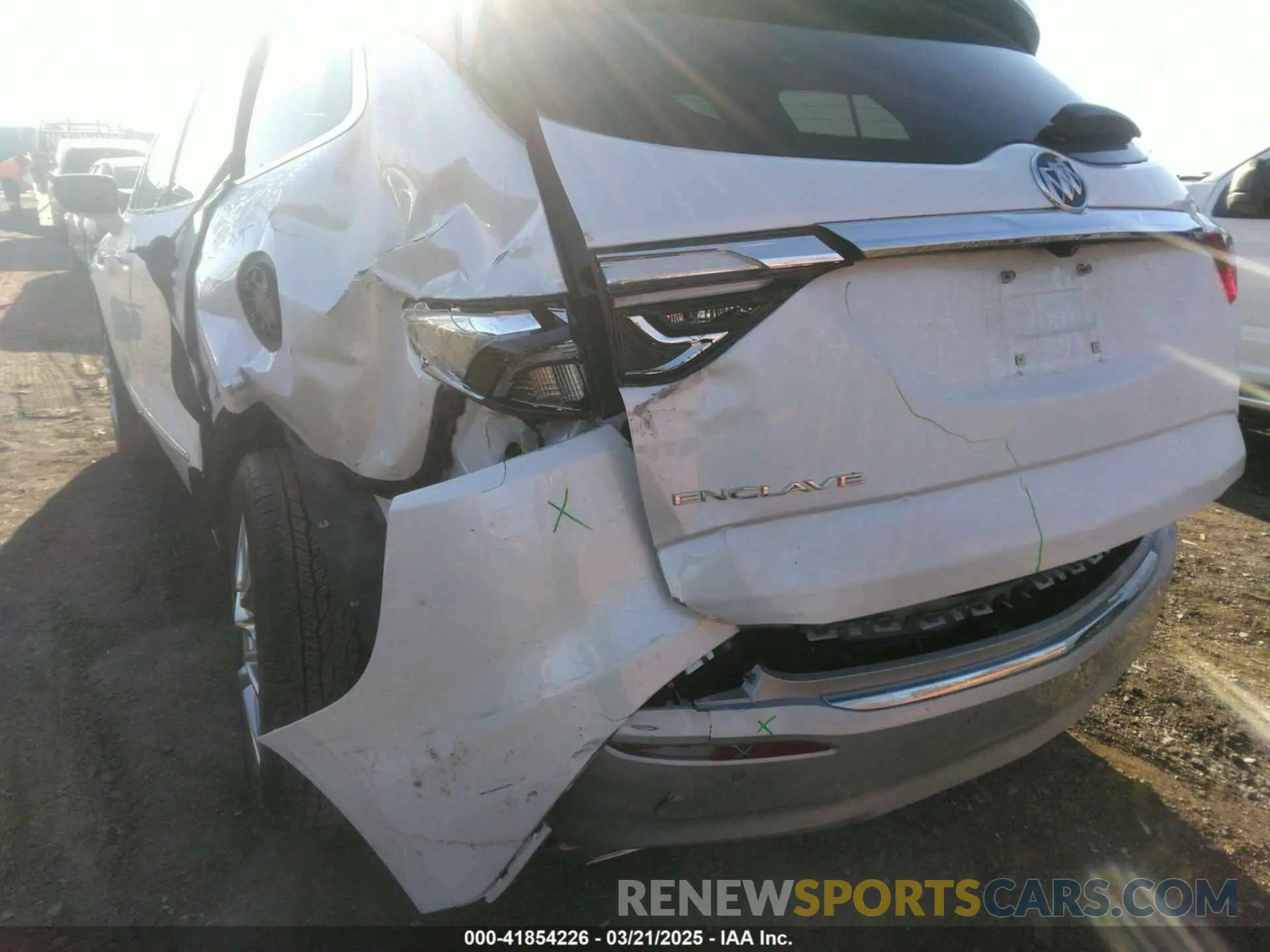 18 fotografías del automóvil dañado 5GAERBKWXRJ136850 BUICK ENCLAVE 2024