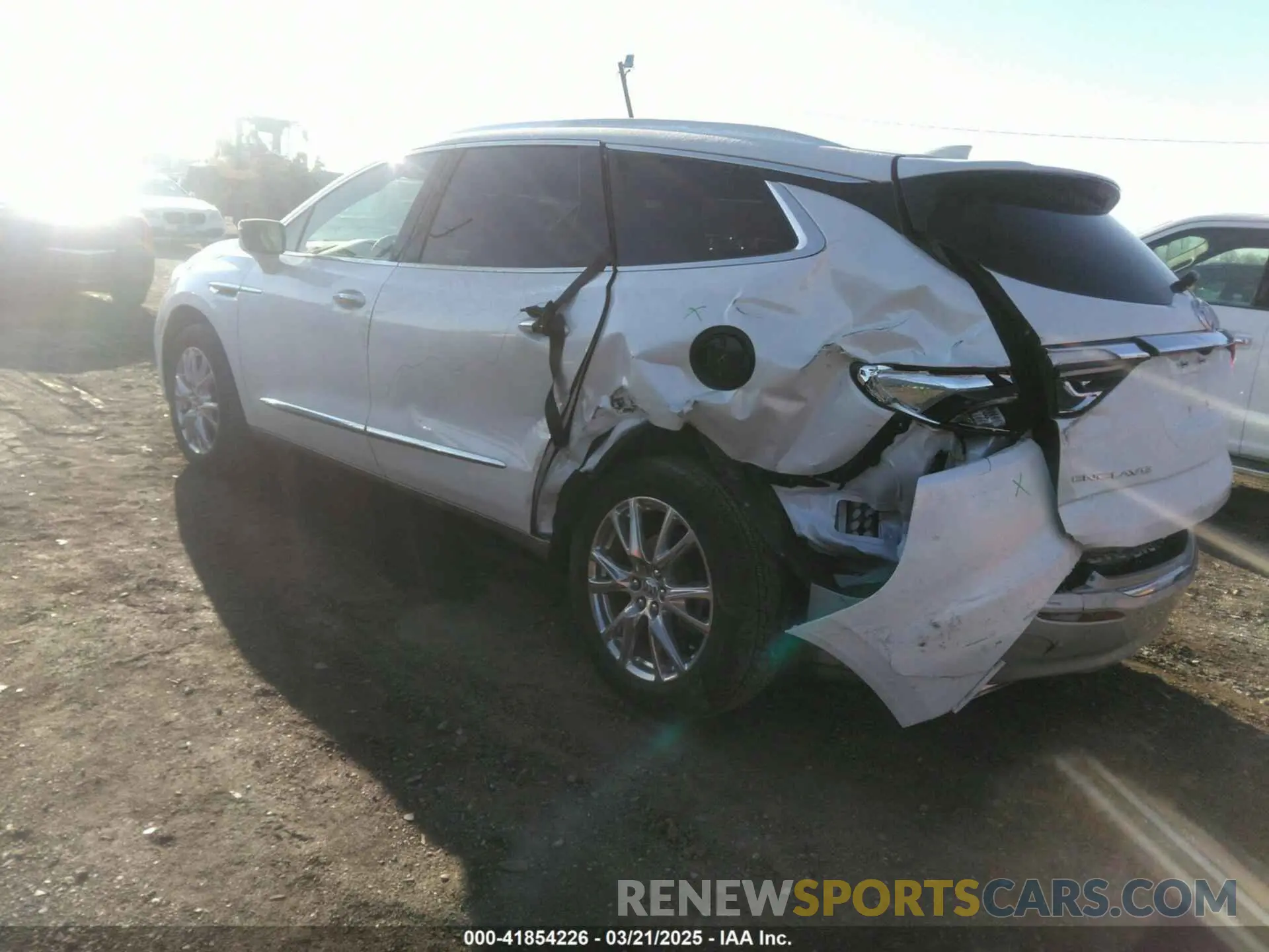 3 fotografías del automóvil dañado 5GAERBKWXRJ136850 BUICK ENCLAVE 2024