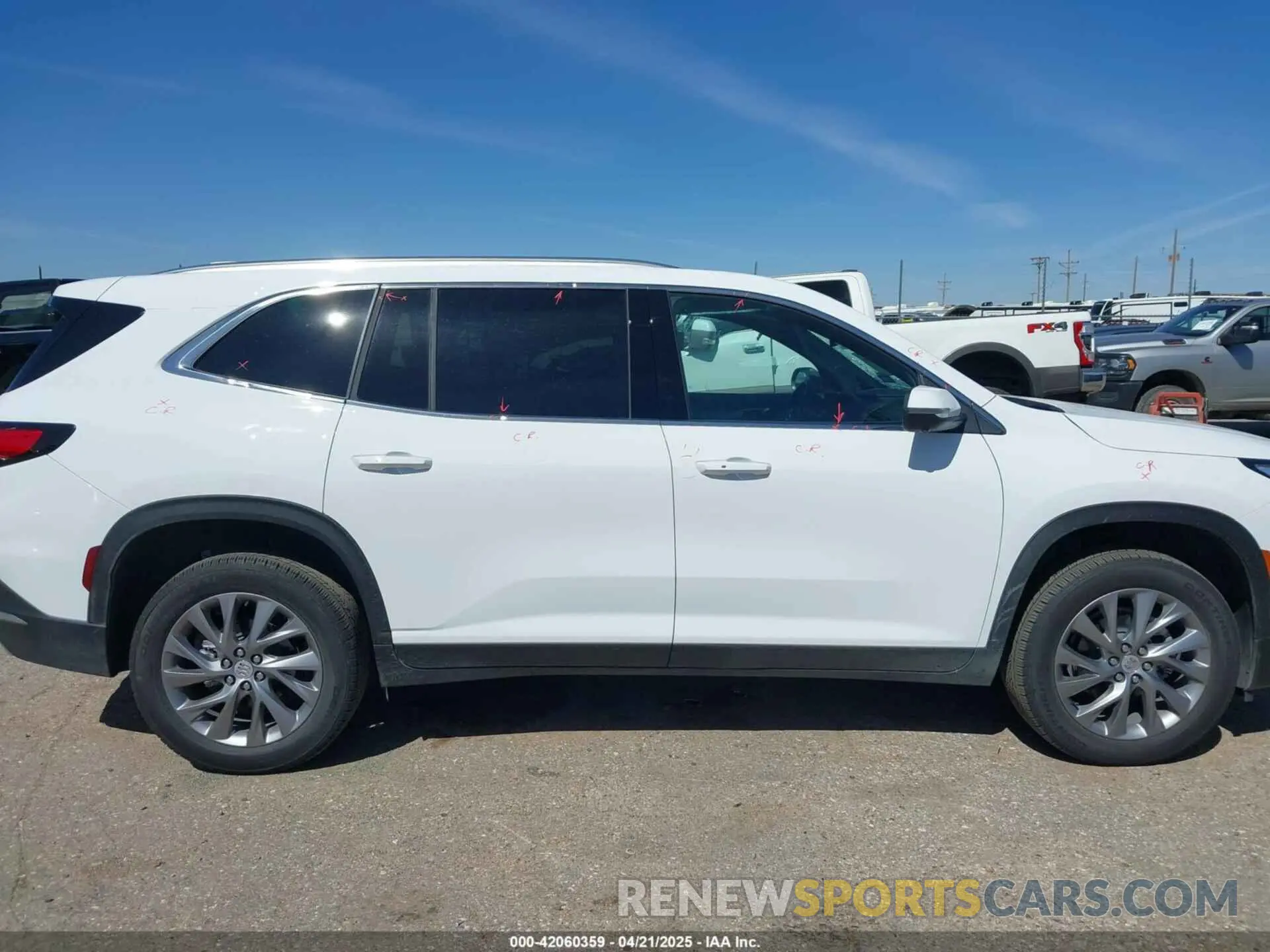 13 fotografías del automóvil dañado 5GAERARS8SJ174029 BUICK ENCLAVE 2025